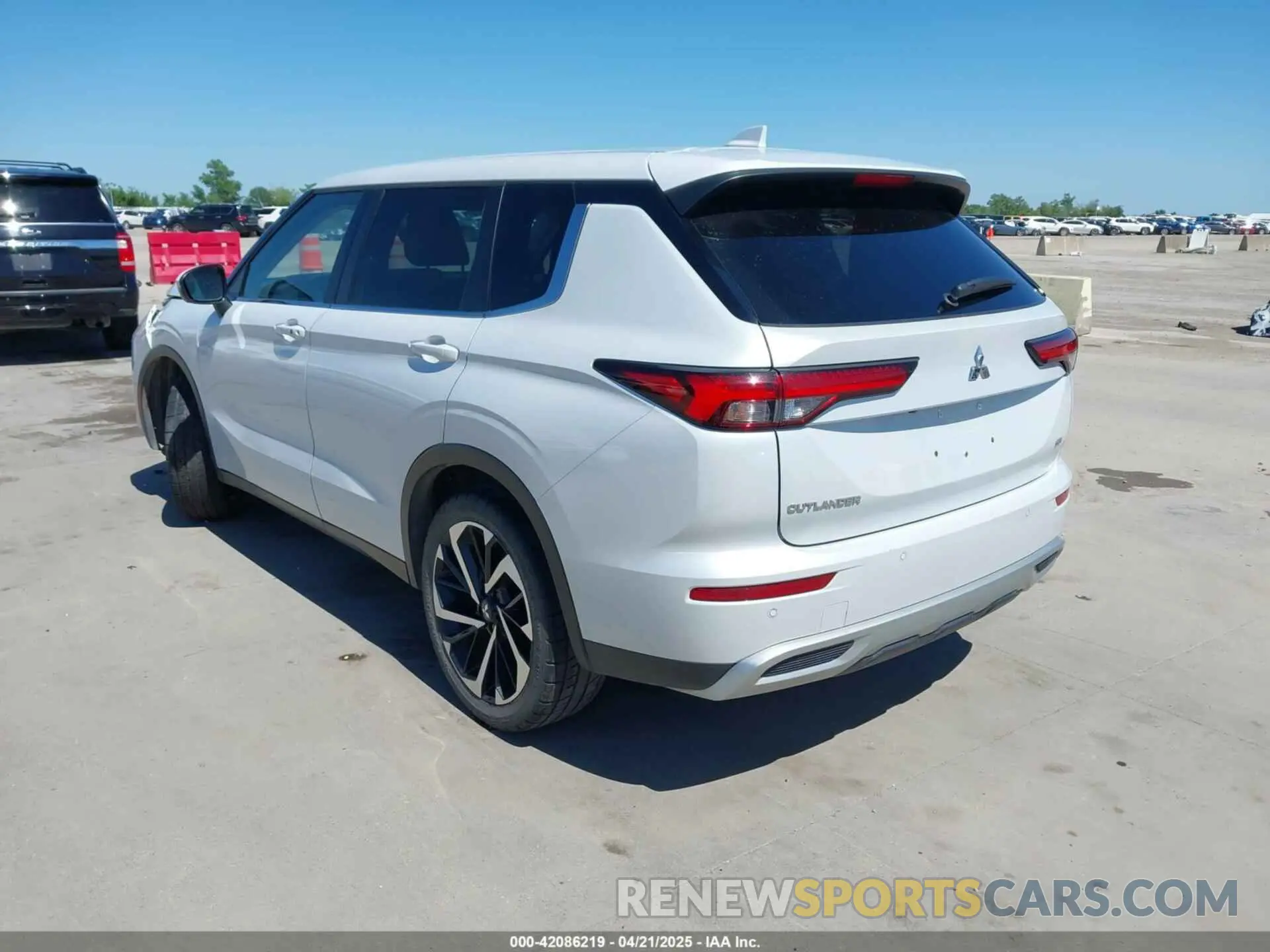 3 fotografías del automóvil dañado JA4J3UA89NZ090494 MITSUBISHI OUTLANDER 2022