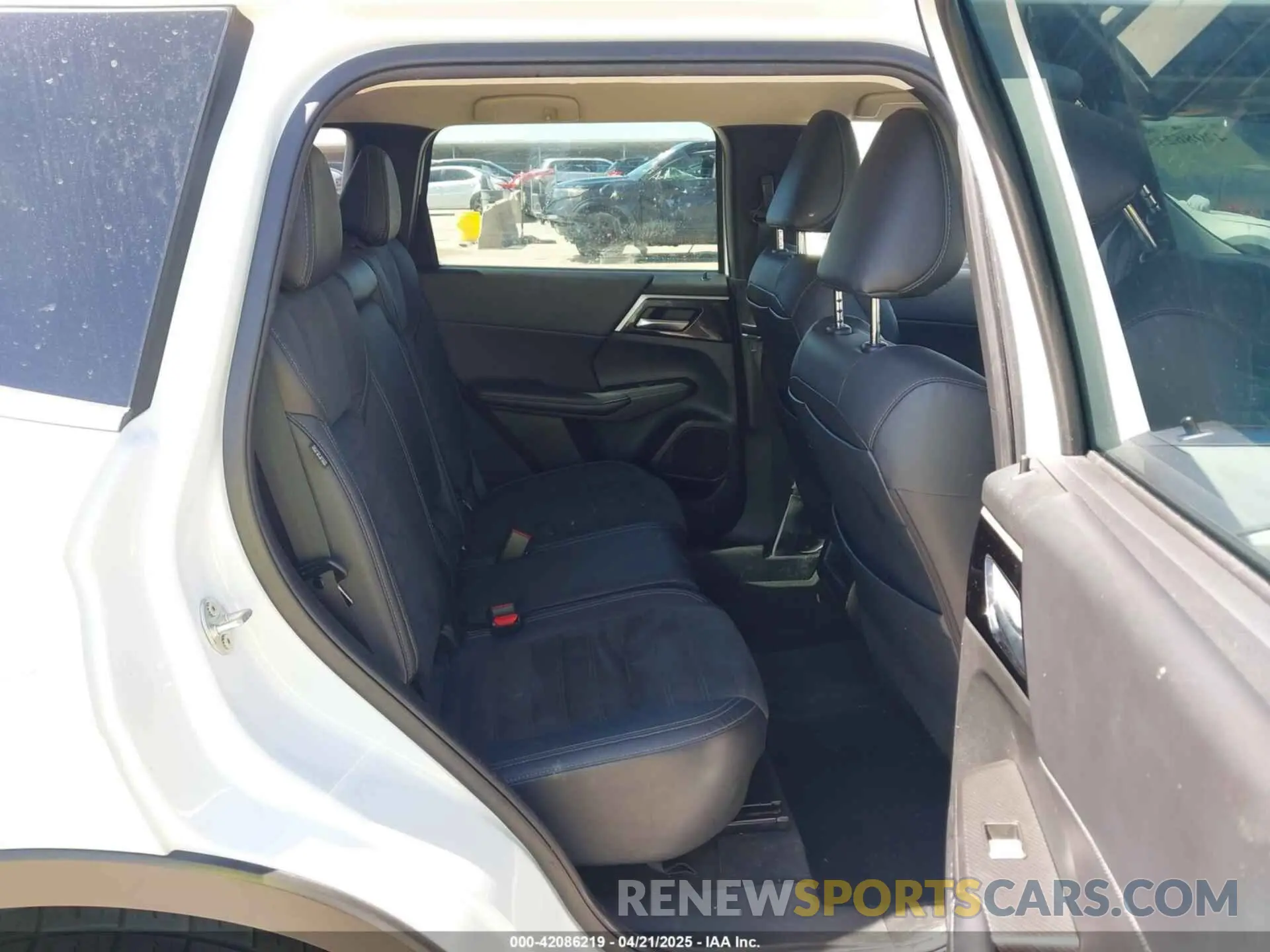 8 fotografías del automóvil dañado JA4J3UA89NZ090494 MITSUBISHI OUTLANDER 2022