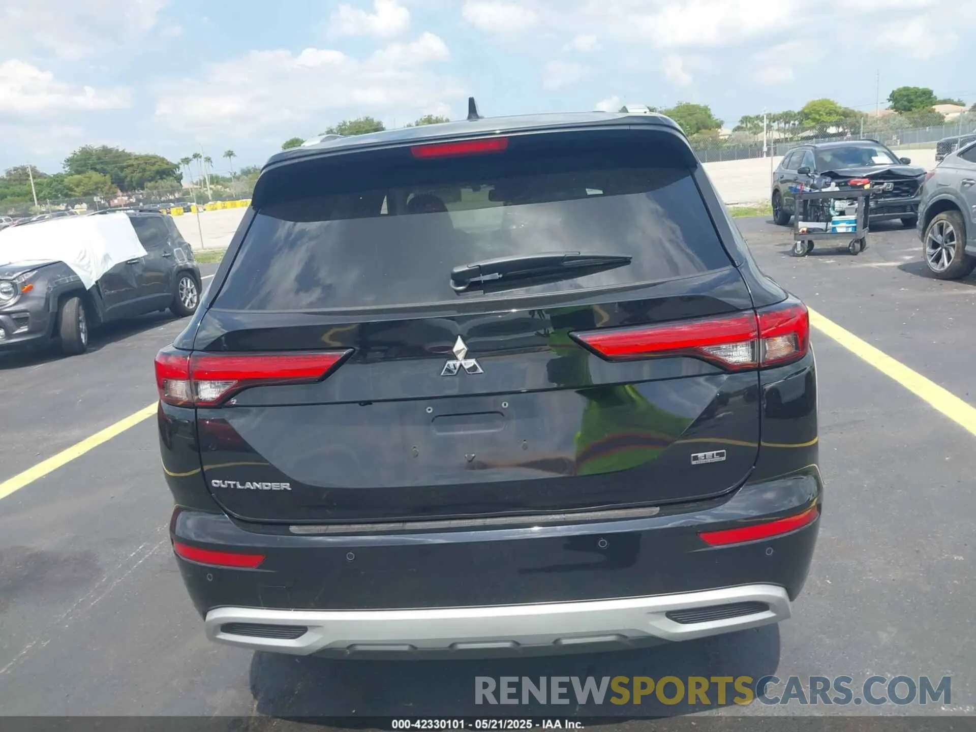 16 fotografías del automóvil dañado JA4J3VA80NZ084668 MITSUBISHI OUTLANDER 2022
