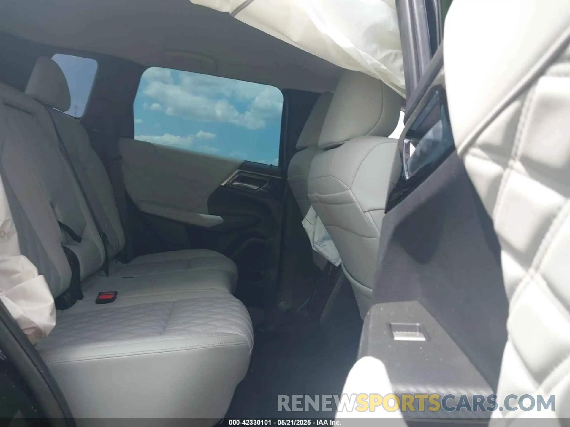 8 fotografías del automóvil dañado JA4J3VA80NZ084668 MITSUBISHI OUTLANDER 2022