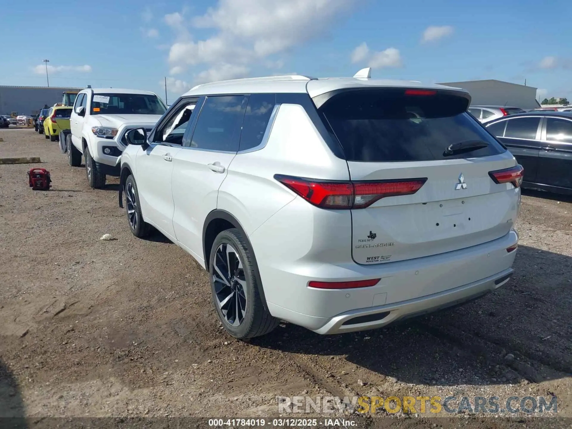 3 fotografías del automóvil dañado JA4J3VA83NZ092652 MITSUBISHI OUTLANDER 2022