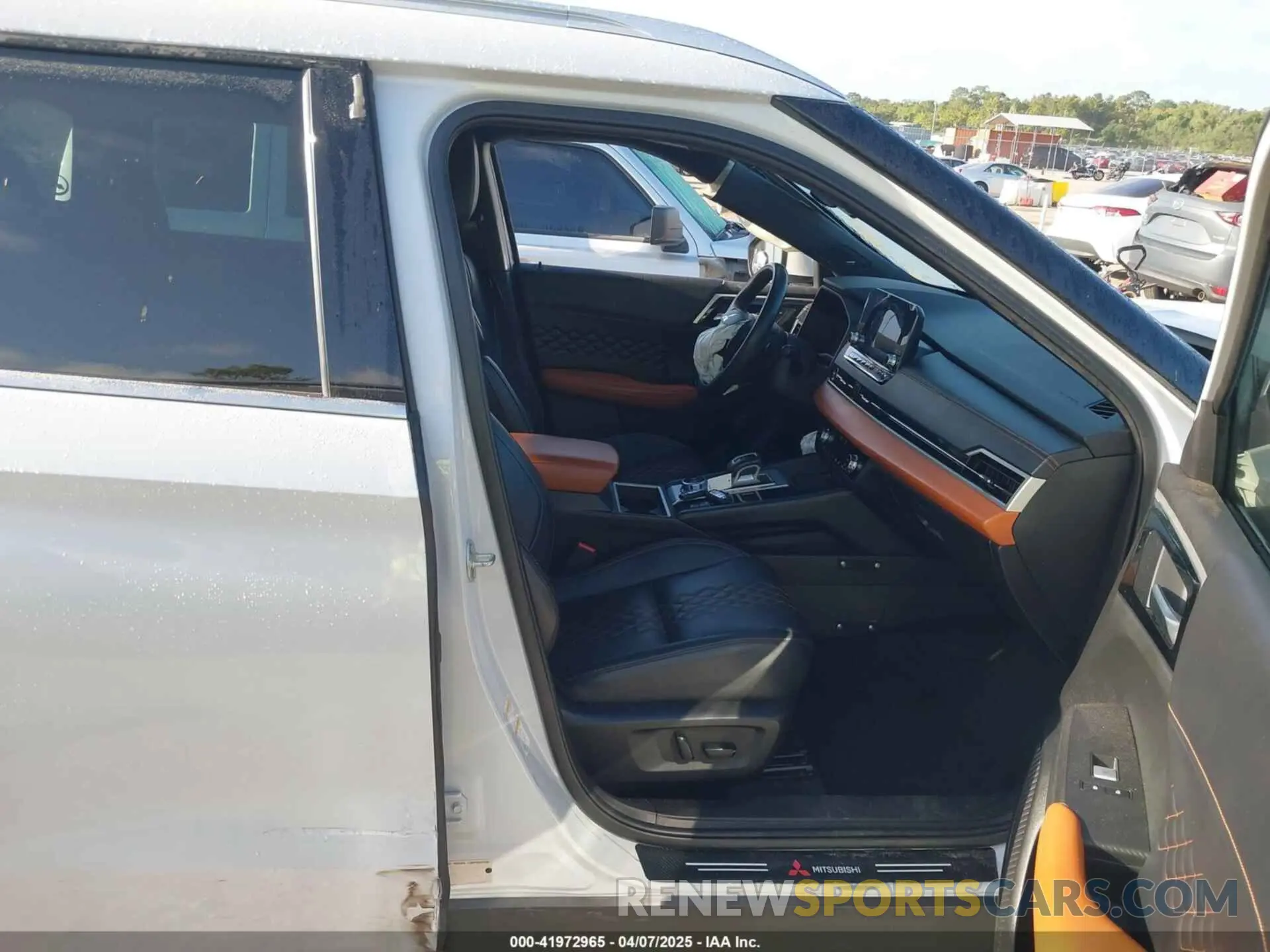 5 fotografías del automóvil dañado JA4J3VA86NZ087848 MITSUBISHI OUTLANDER 2022