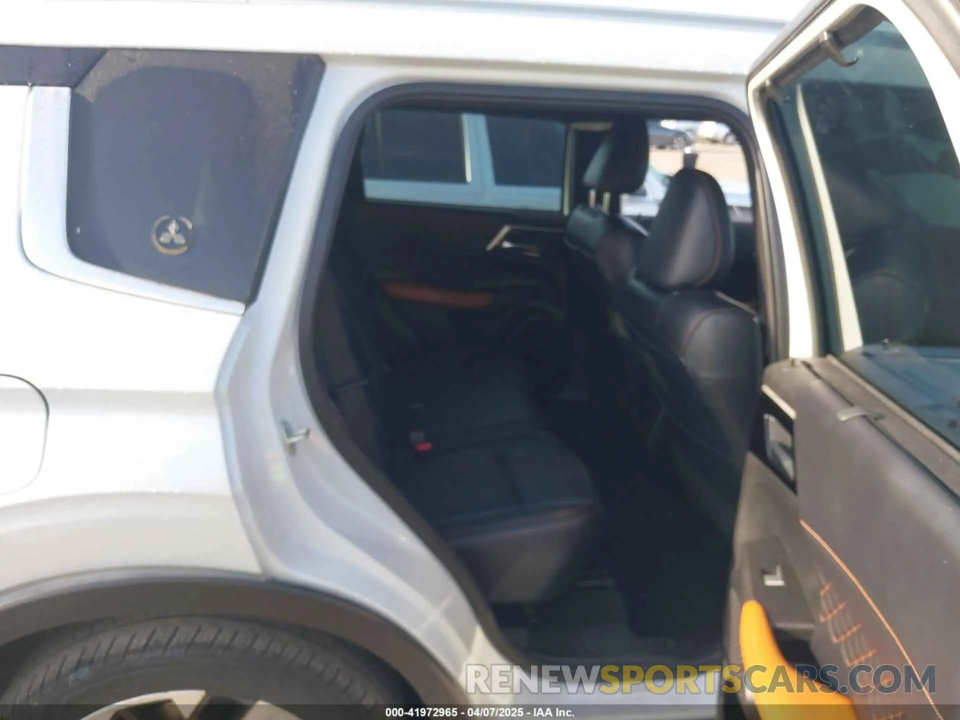 8 fotografías del automóvil dañado JA4J3VA86NZ087848 MITSUBISHI OUTLANDER 2022