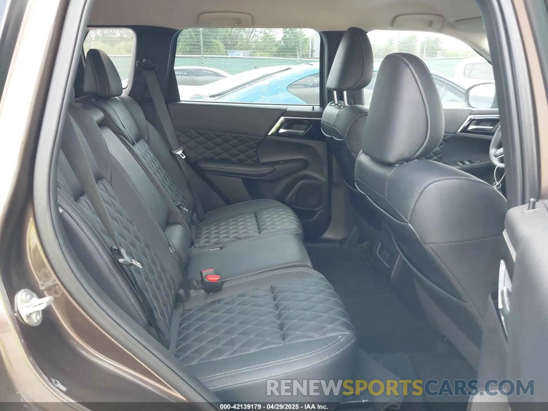8 fotografías del automóvil dañado JA4J3VA88NZ090055 MITSUBISHI OUTLANDER 2022