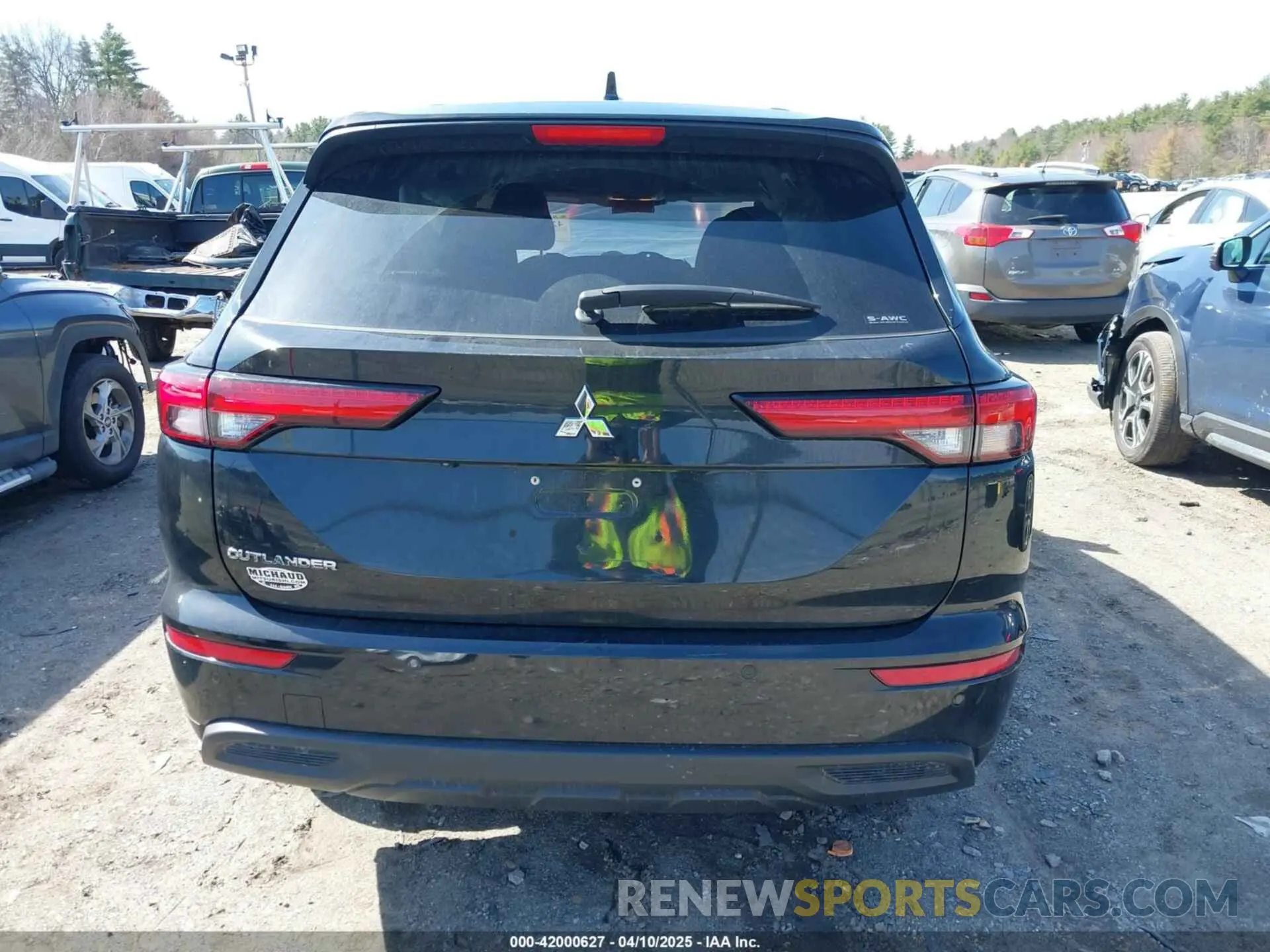 17 fotografías del automóvil dañado JA4J4TA84NZ048399 MITSUBISHI OUTLANDER 2022