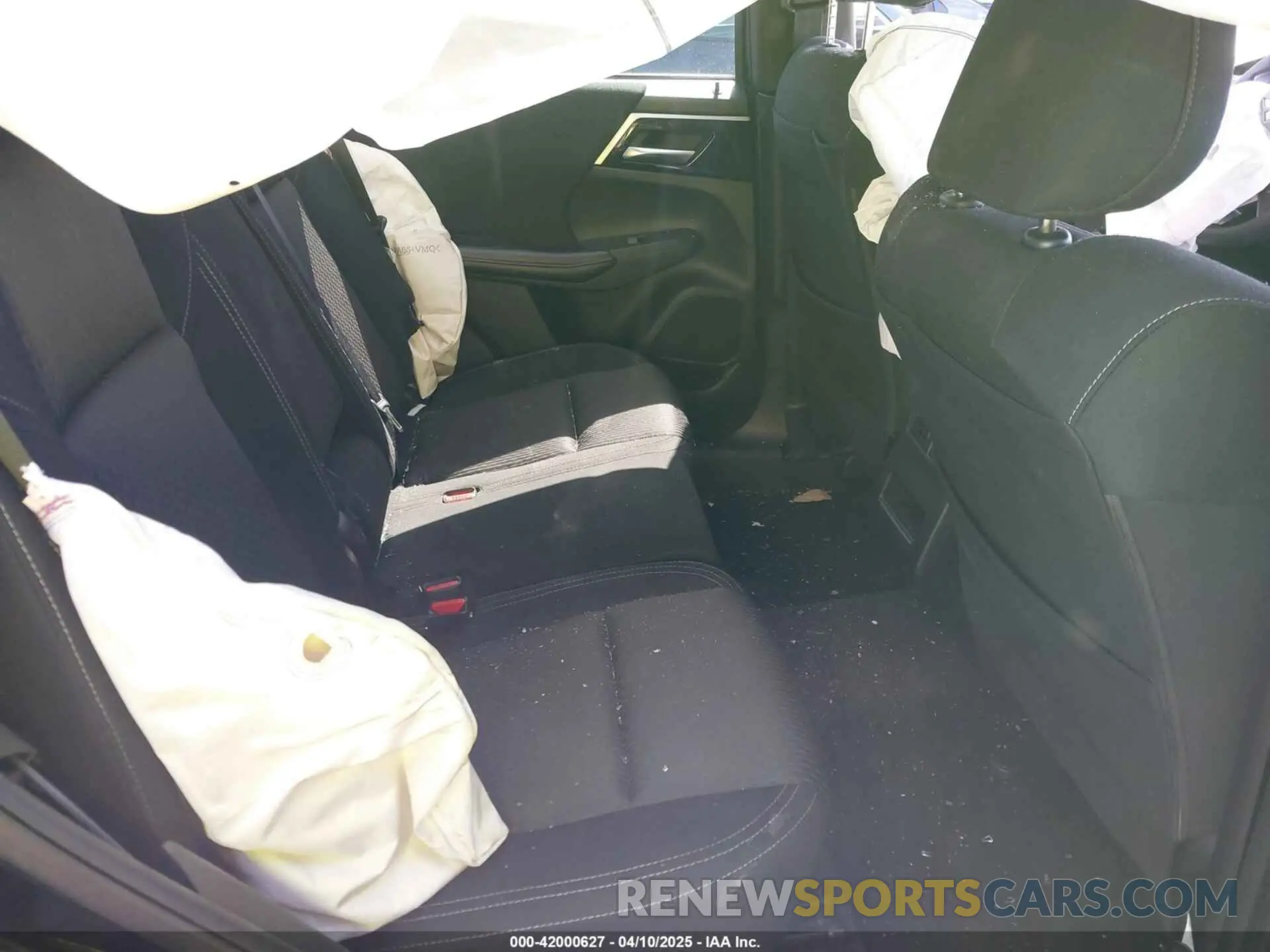 8 fotografías del automóvil dañado JA4J4TA84NZ048399 MITSUBISHI OUTLANDER 2022
