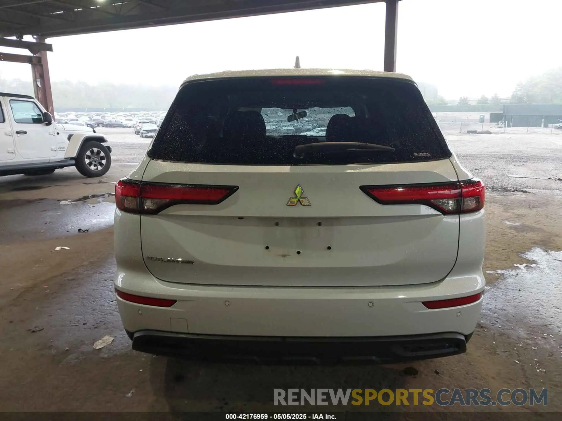16 fotografías del automóvil dañado JA4J4TA88NZ029452 MITSUBISHI OUTLANDER 2022