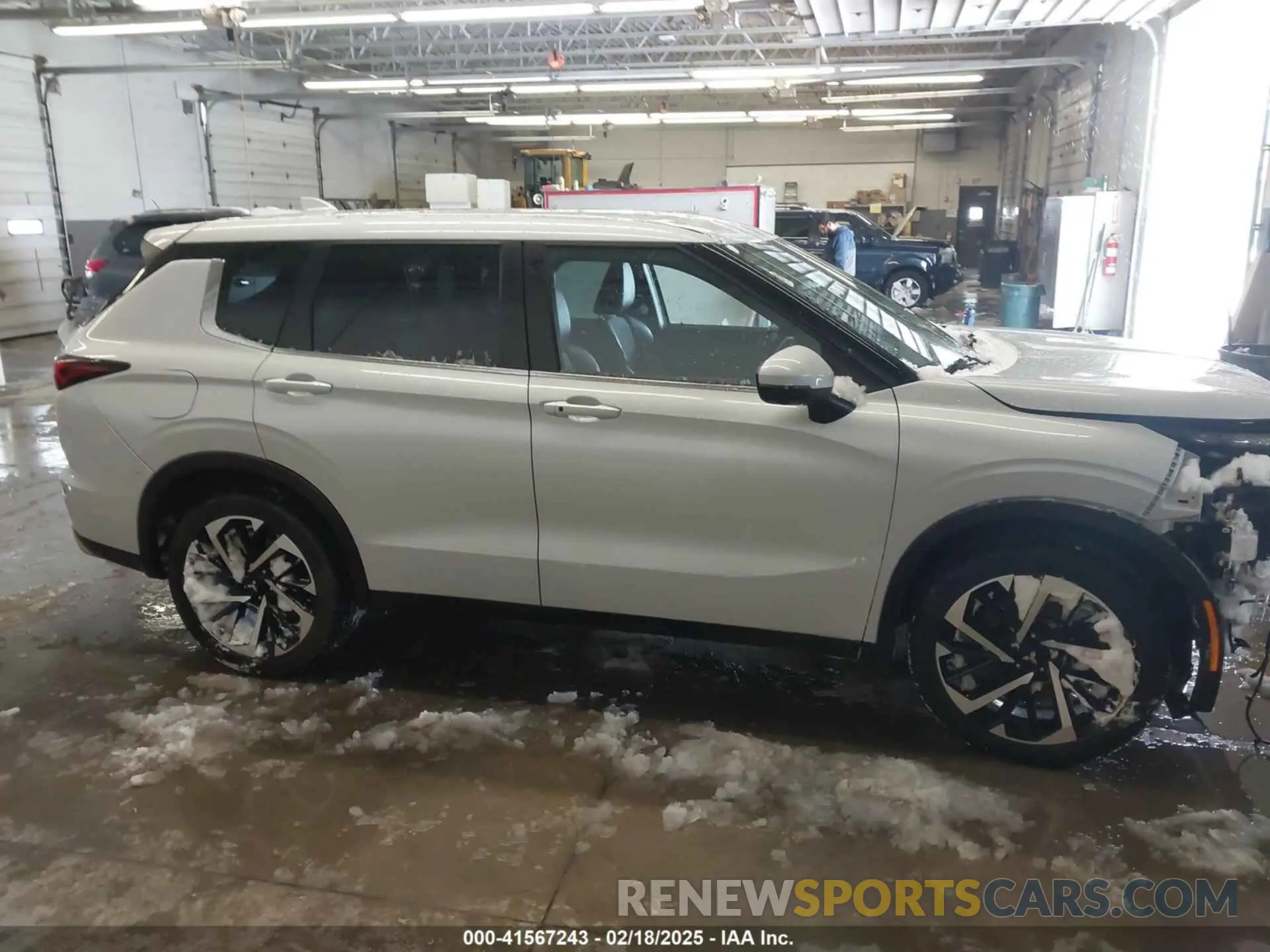 14 fotografías del automóvil dañado JA4J4UA80NZ025367 MITSUBISHI OUTLANDER 2022