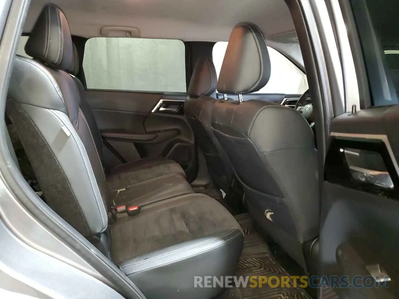 11 fotografías del automóvil dañado JA4J4UA82NZ012345 MITSUBISHI OUTLANDER 2022