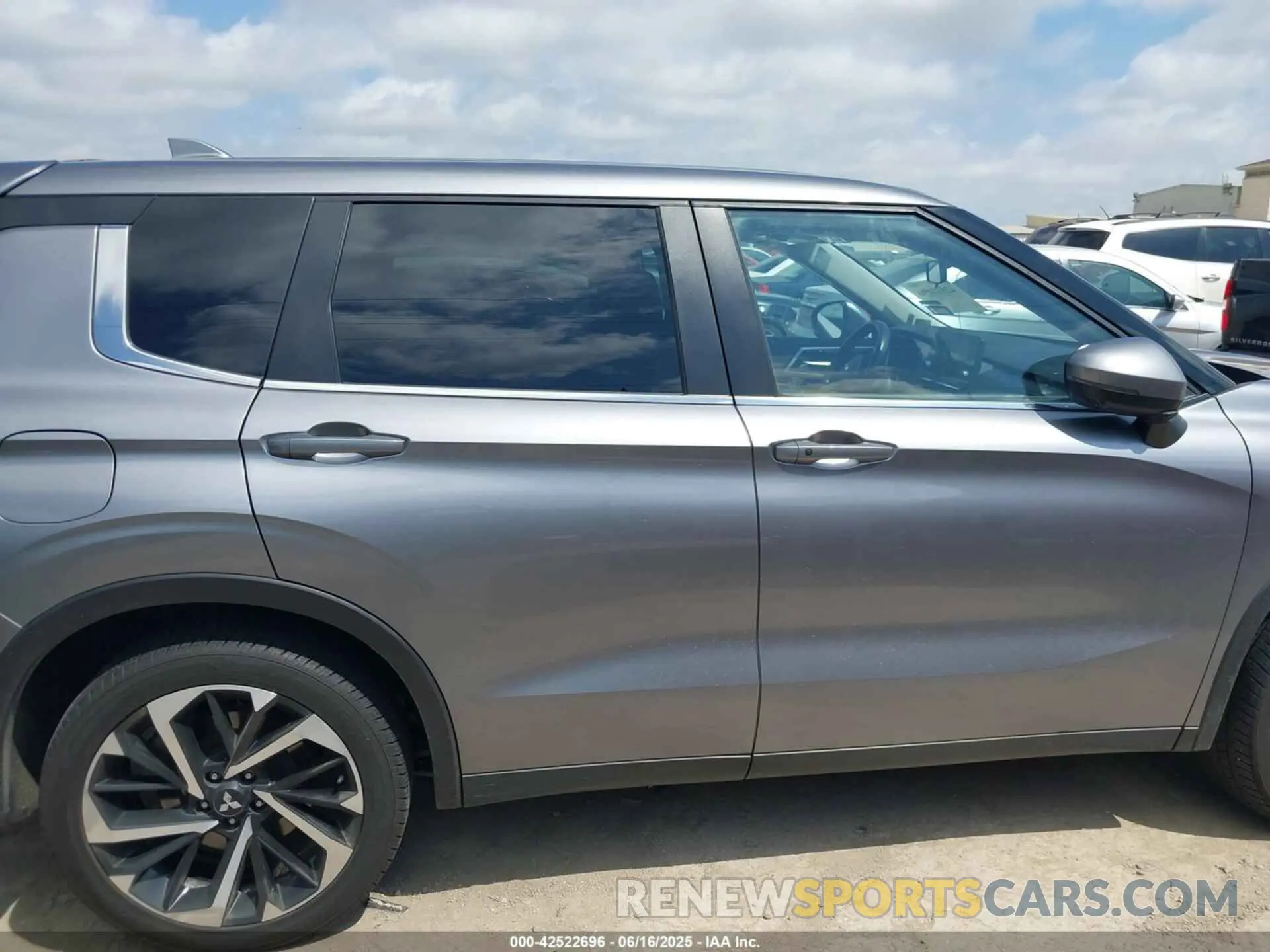 12 fotografías del automóvil dañado JA4J4UA8XNZ048493 MITSUBISHI OUTLANDER 2022