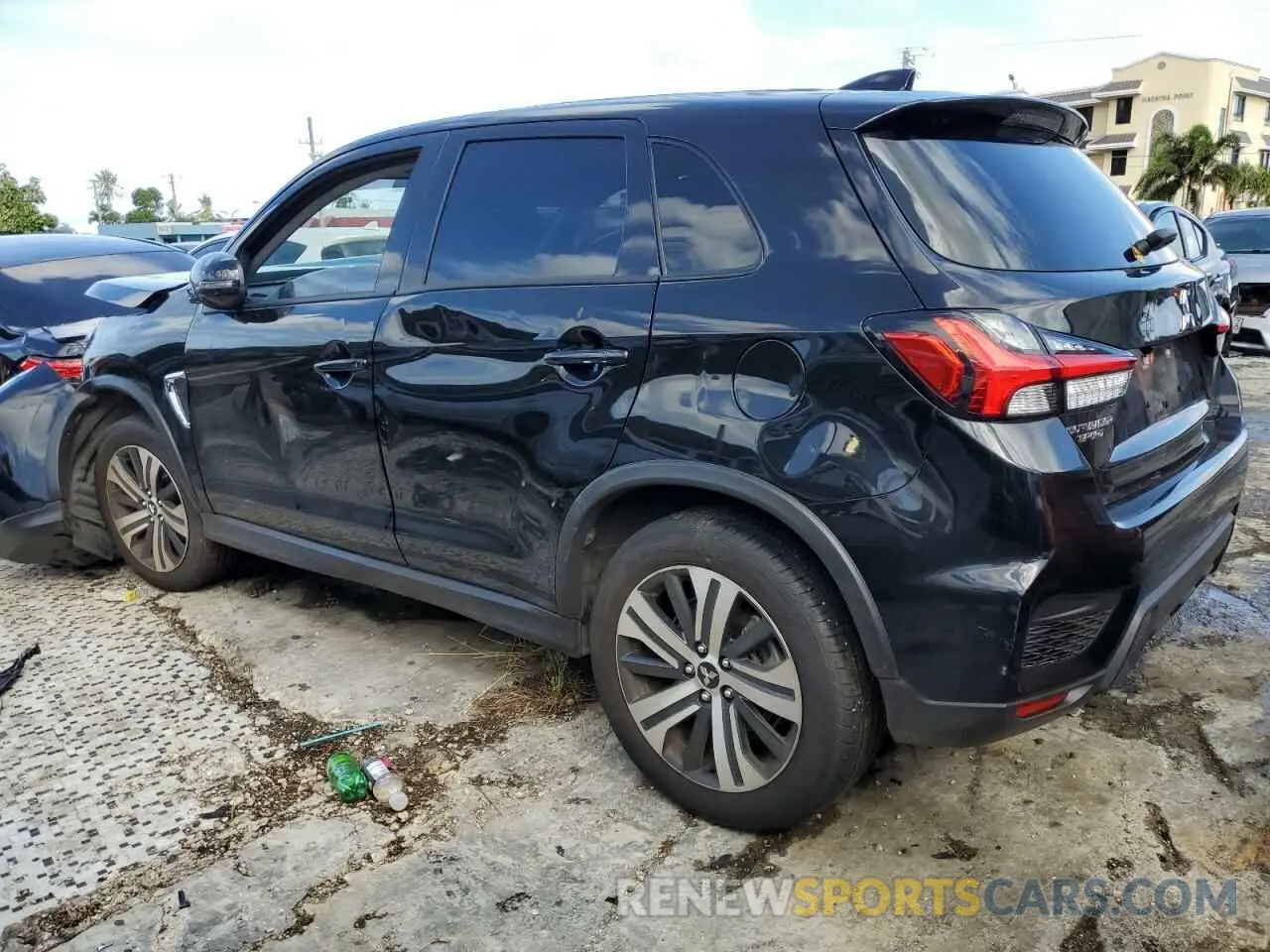 2 fotografías del automóvil dañado JA4APVAU9PU015771 MITSUBISHI OUTLANDER 2023