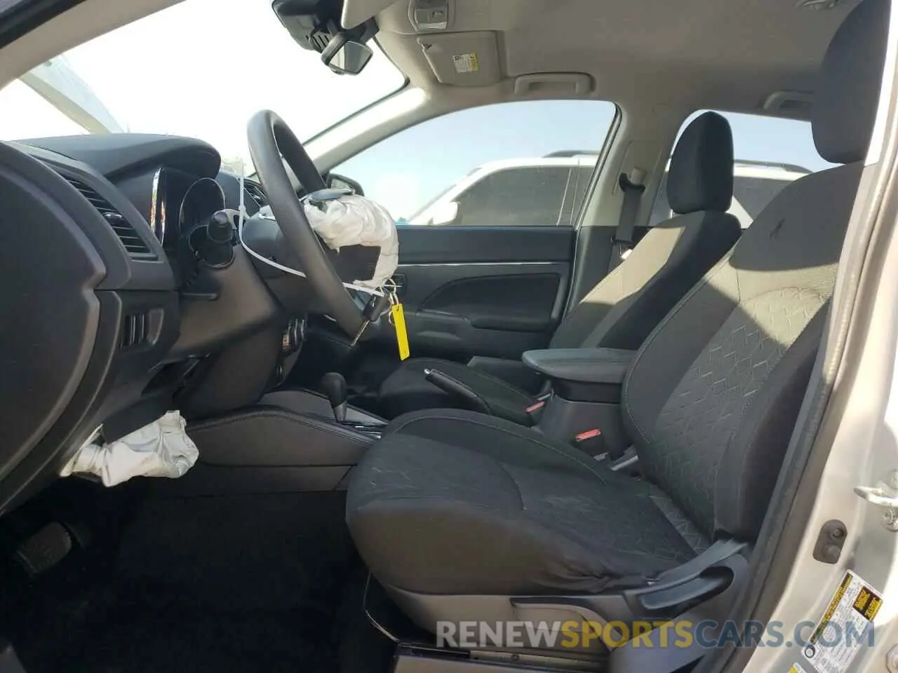 7 fotografías del automóvil dañado JA4ARUAU2PU007788 MITSUBISHI OUTLANDER 2023