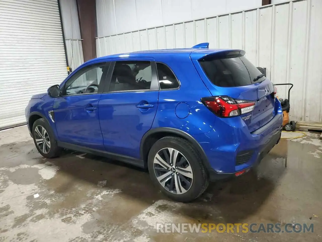 2 fotografías del automóvil dañado JA4ARUAU3PU009436 MITSUBISHI OUTLANDER 2023