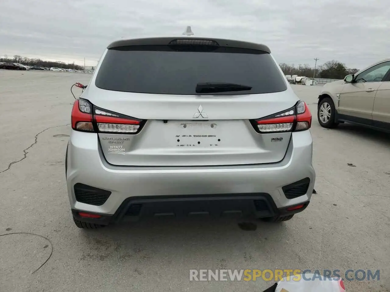 6 fotografías del automóvil dañado JA4ARUAU4PU003953 MITSUBISHI OUTLANDER 2023