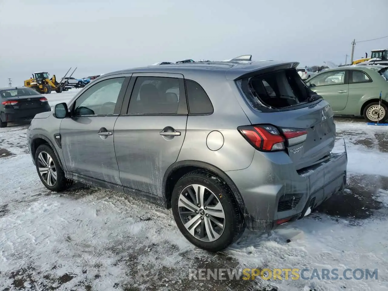 2 fotografías del automóvil dañado JA4ARUAU4PU008571 MITSUBISHI OUTLANDER 2023