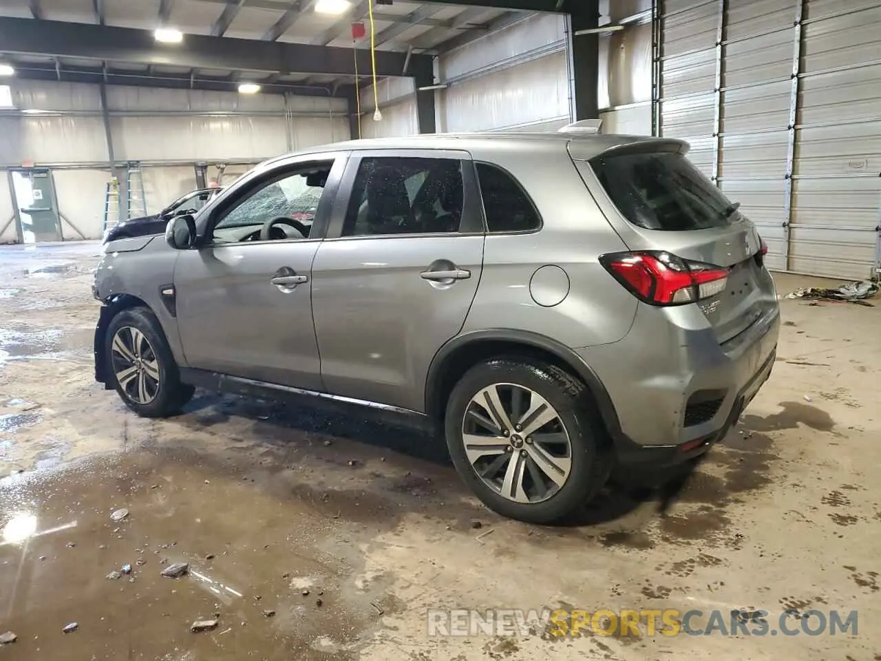 2 fotografías del automóvil dañado JA4ARUAU4PU012264 MITSUBISHI OUTLANDER 2023