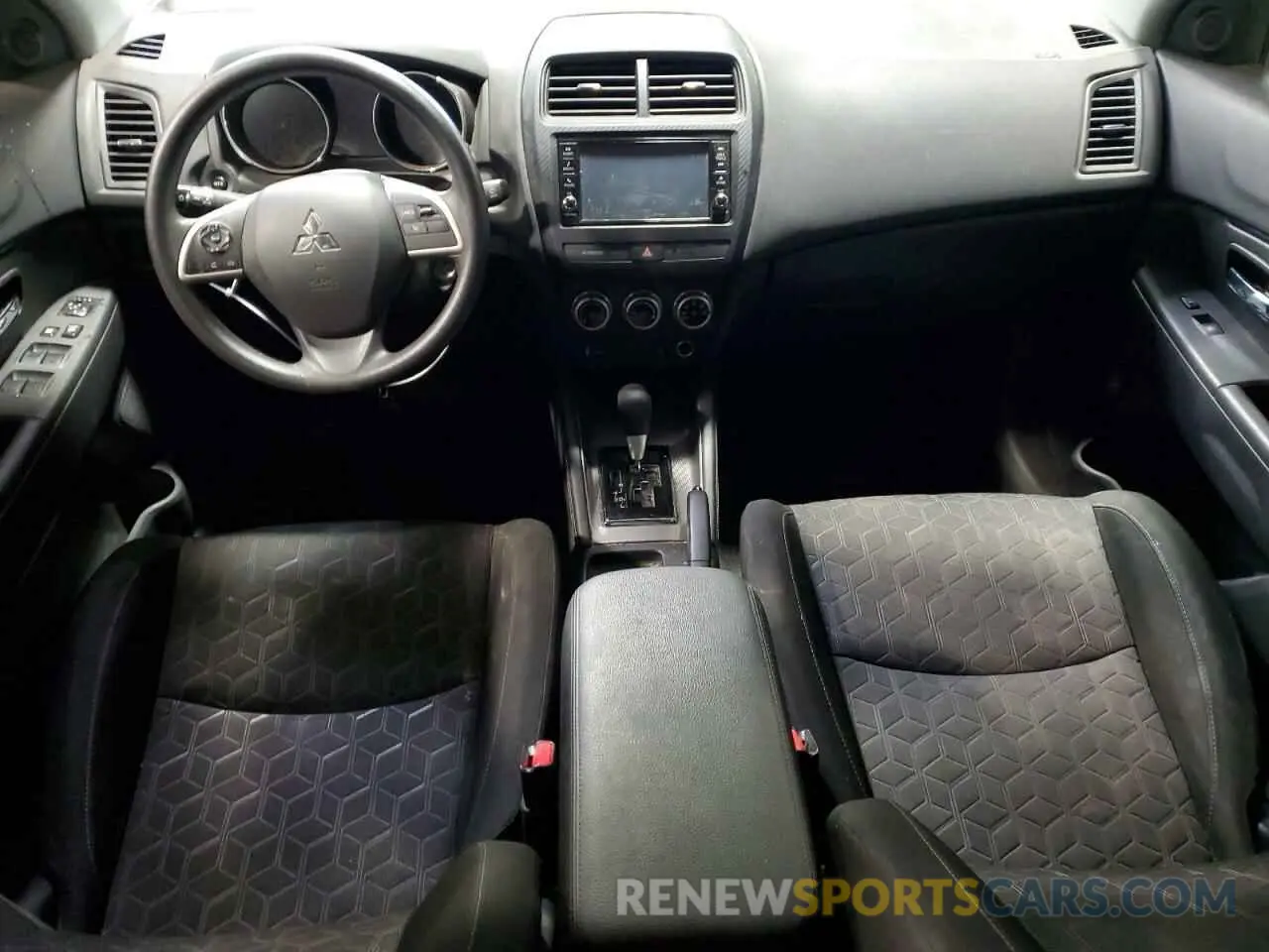 8 fotografías del automóvil dañado JA4ARUAU4PU012264 MITSUBISHI OUTLANDER 2023