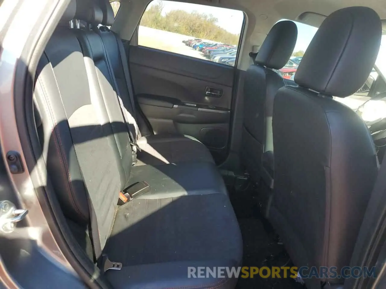 11 fotografías del automóvil dañado JA4ARUAU6PU002397 MITSUBISHI OUTLANDER 2023