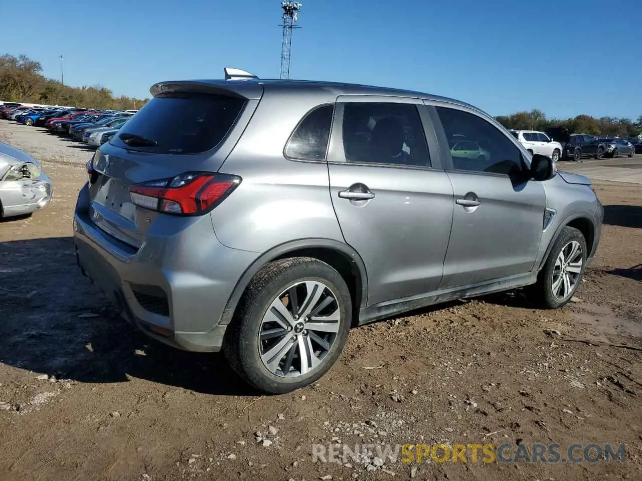 3 fotografías del automóvil dañado JA4ARUAU6PU002397 MITSUBISHI OUTLANDER 2023