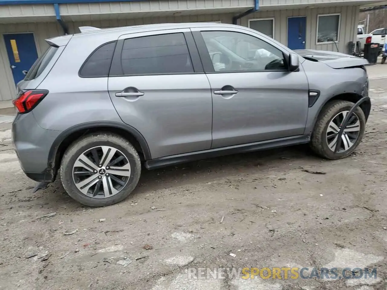 3 fotografías del automóvil dañado JA4ARUAU7PU002991 MITSUBISHI OUTLANDER 2023