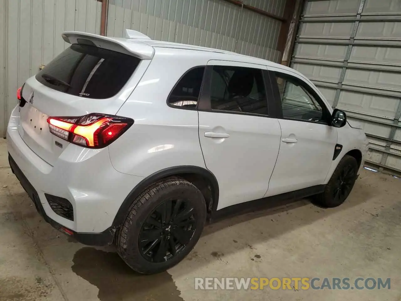 3 fotografías del automóvil dañado JA4ARUAU9PU013555 MITSUBISHI OUTLANDER 2023