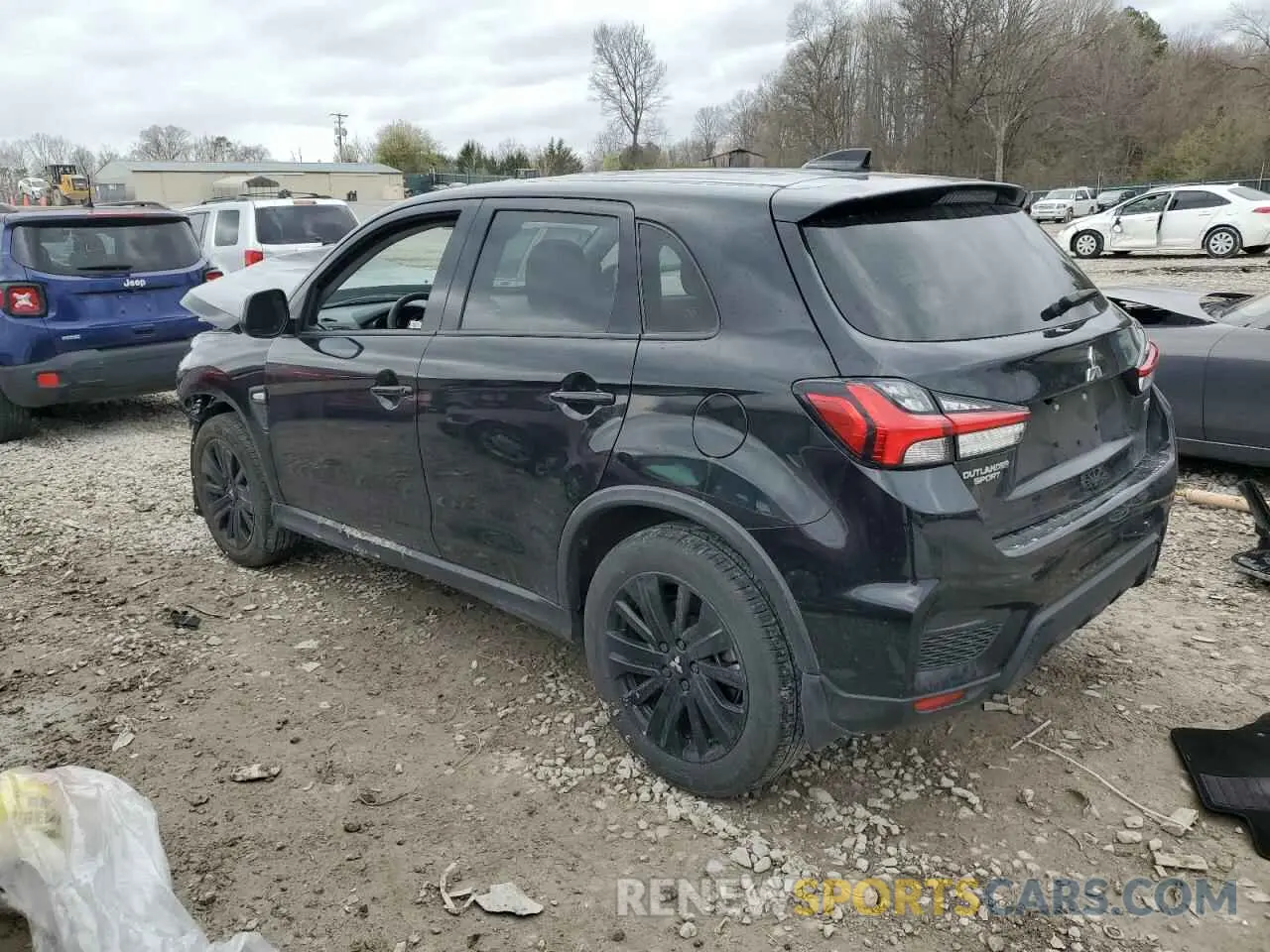 2 fotografías del automóvil dañado JA4ARUAU9PU014513 MITSUBISHI OUTLANDER 2023