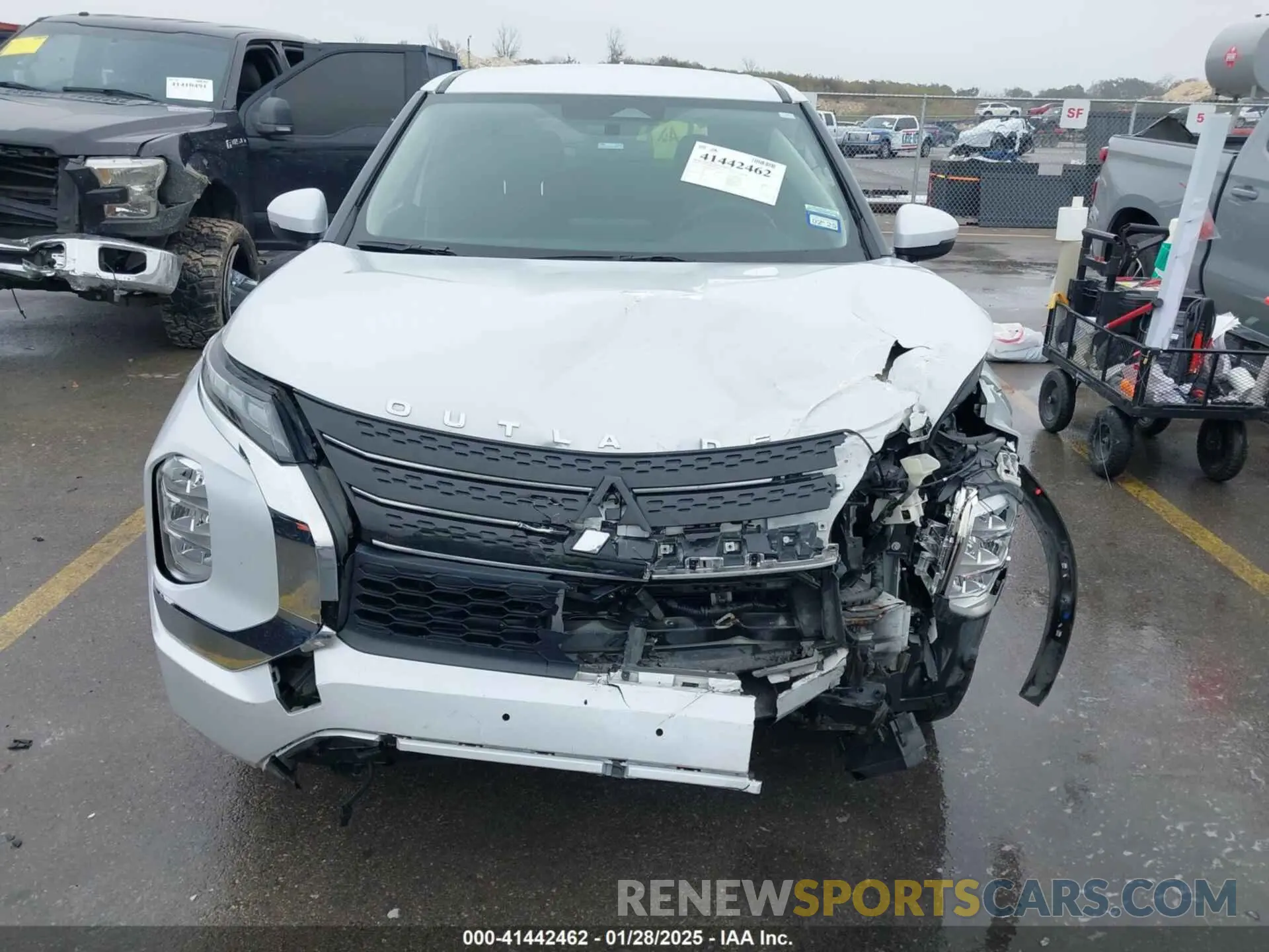 13 fotografías del automóvil dañado JA4J3TA86PZ027866 MITSUBISHI OUTLANDER 2023