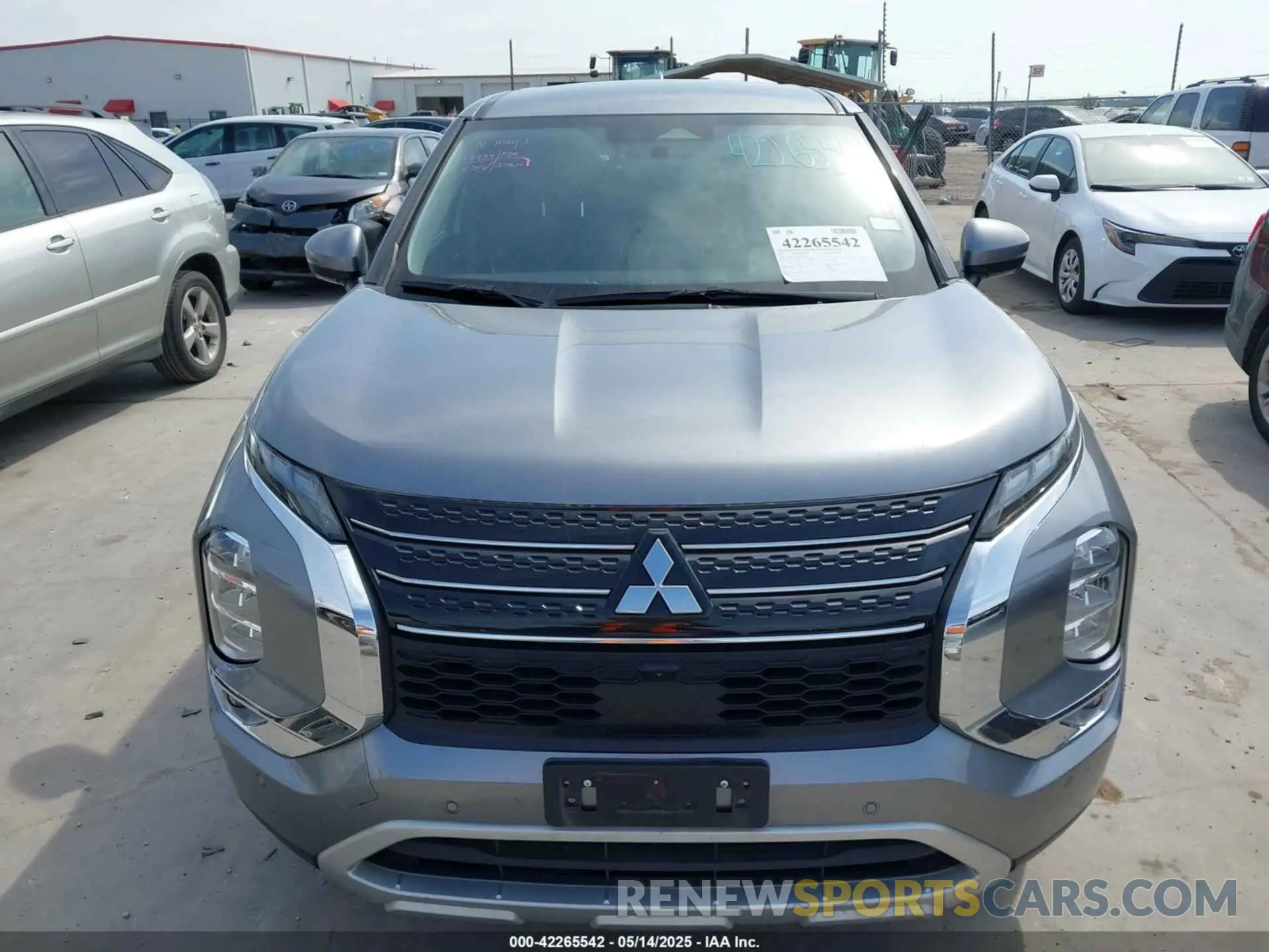 12 fotografías del automóvil dañado JA4J3UA81PZ051319 MITSUBISHI OUTLANDER 2023