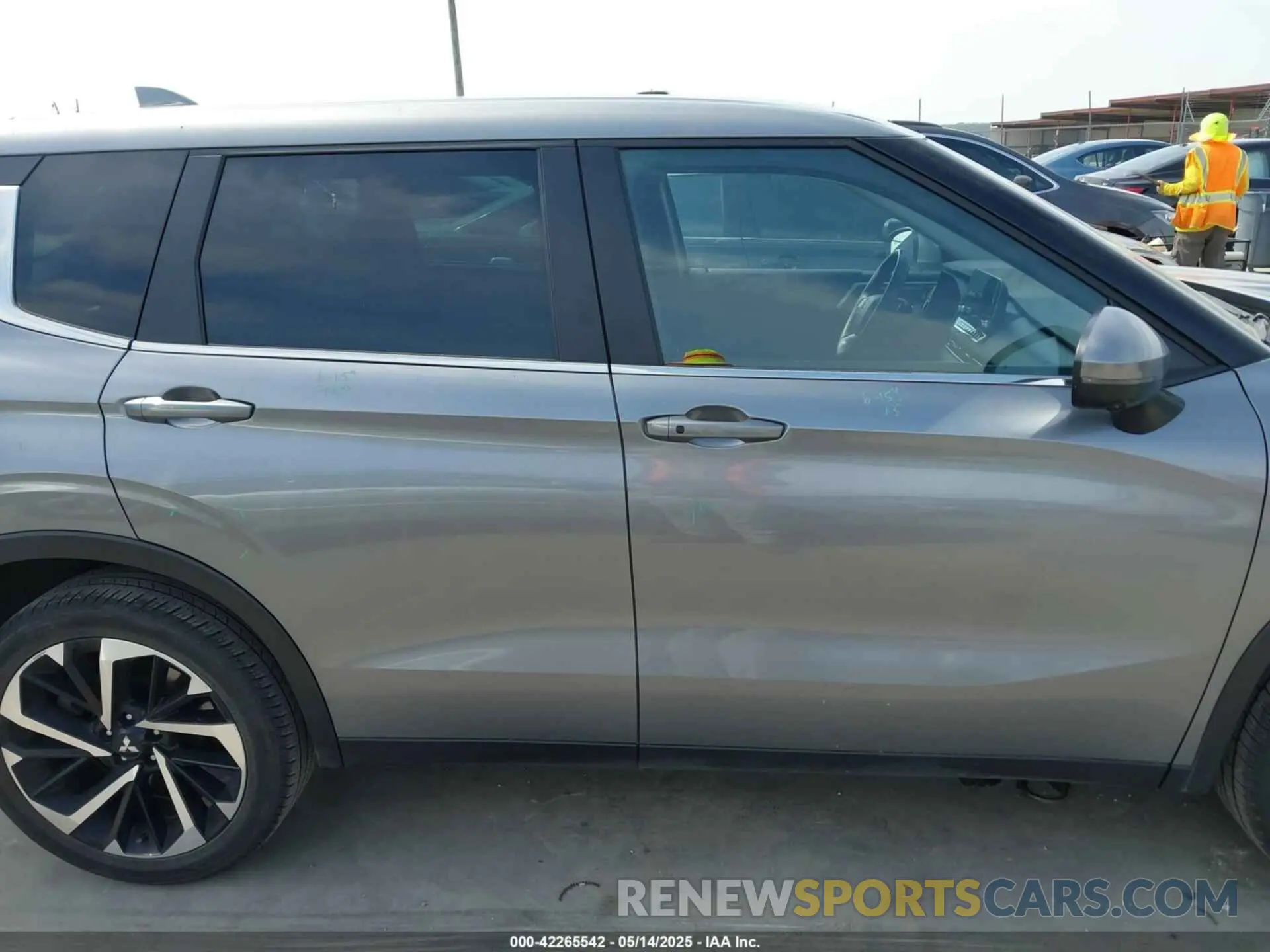 13 fotografías del automóvil dañado JA4J3UA81PZ051319 MITSUBISHI OUTLANDER 2023