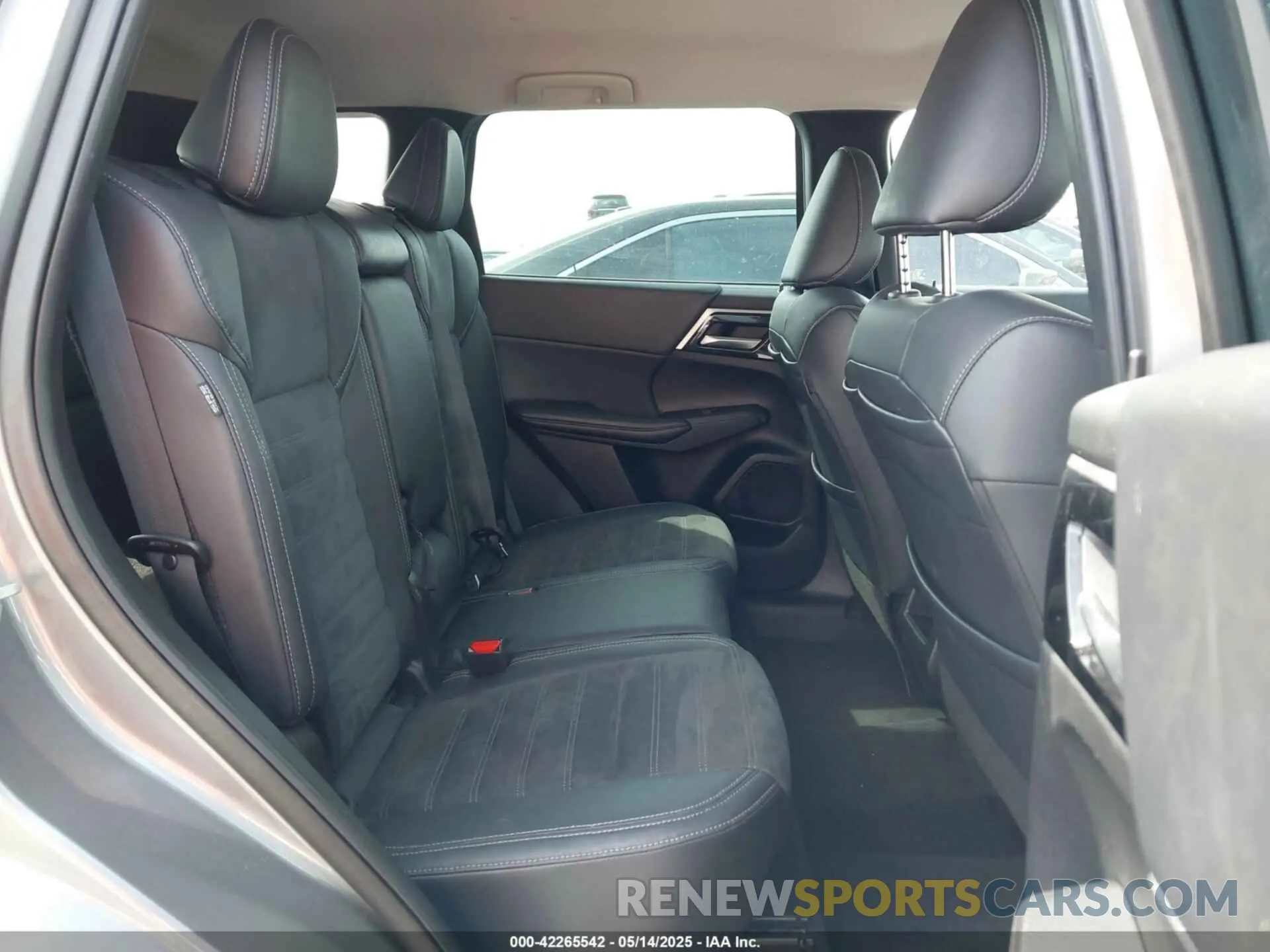 8 fotografías del automóvil dañado JA4J3UA81PZ051319 MITSUBISHI OUTLANDER 2023