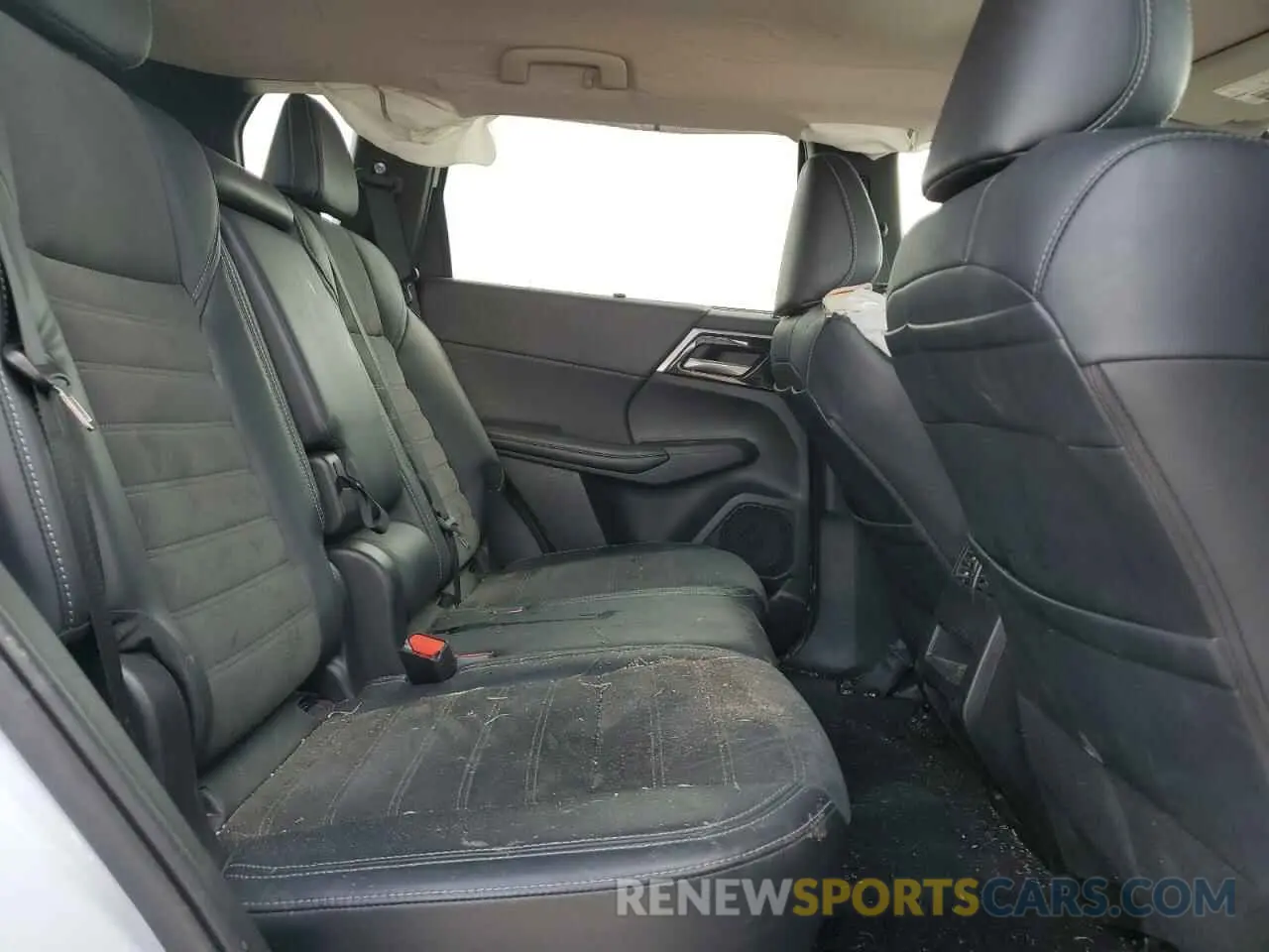 11 fotografías del automóvil dañado JA4J3UA83PZ061933 MITSUBISHI OUTLANDER 2023