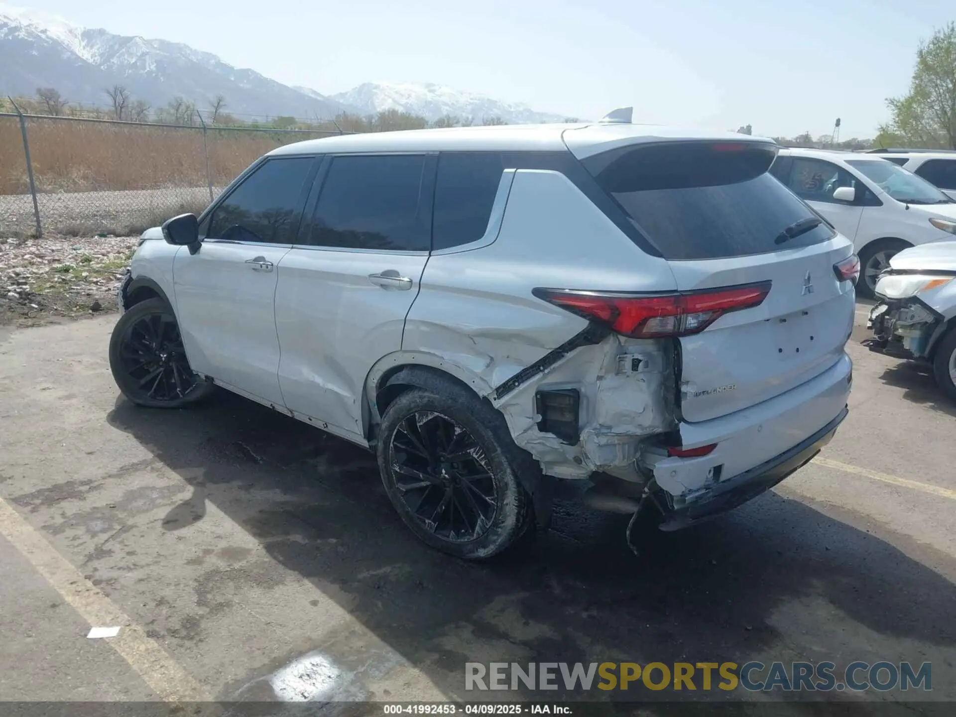 3 fotografías del automóvil dañado JA4J3UA85PZ023796 MITSUBISHI OUTLANDER 2023