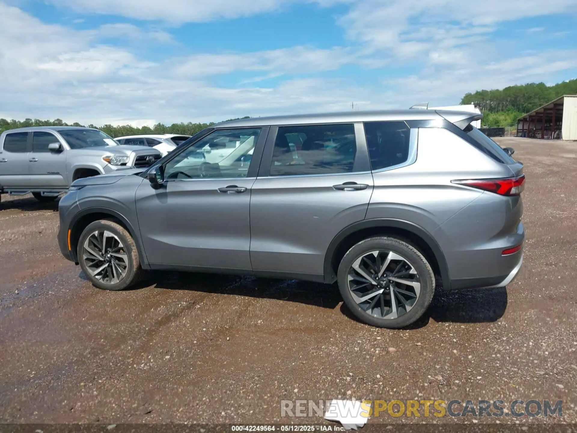 14 fotografías del automóvil dañado JA4J3UA86PZ051185 MITSUBISHI OUTLANDER 2023