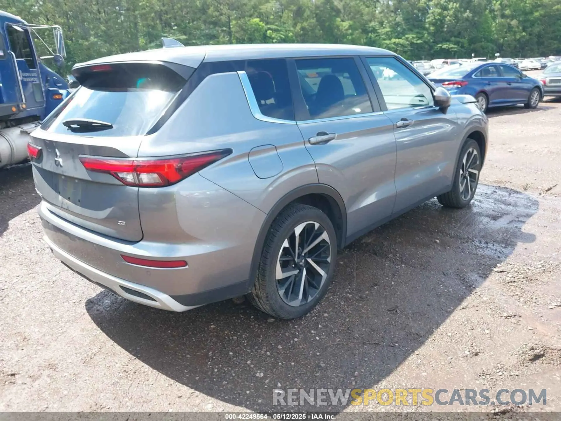 4 fotografías del automóvil dañado JA4J3UA86PZ051185 MITSUBISHI OUTLANDER 2023