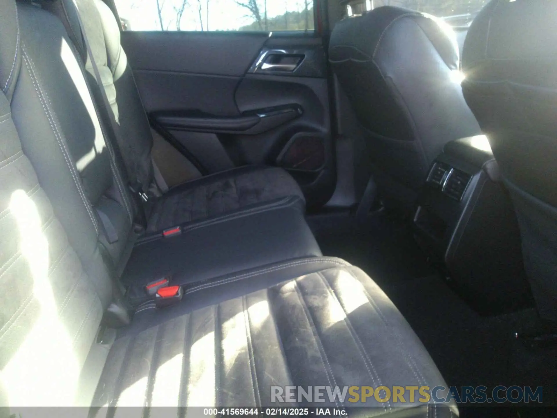 8 fotografías del automóvil dañado JA4J3UA87PZ045430 MITSUBISHI OUTLANDER 2023