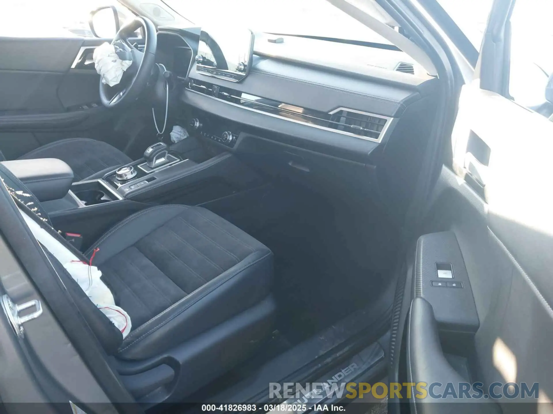 5 fotografías del automóvil dañado JA4J3UA87PZ050286 MITSUBISHI OUTLANDER 2023