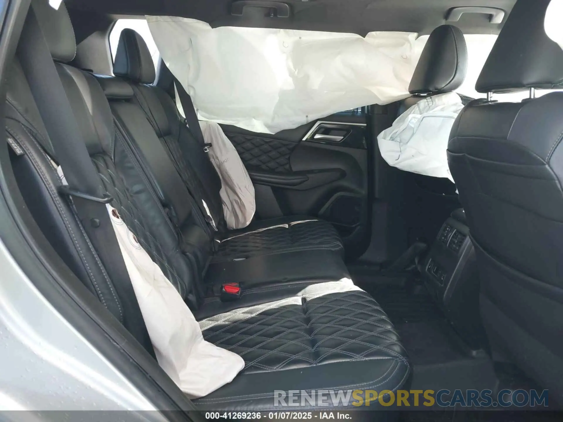 8 fotografías del automóvil dañado JA4J3VA84PZ007904 MITSUBISHI OUTLANDER 2023