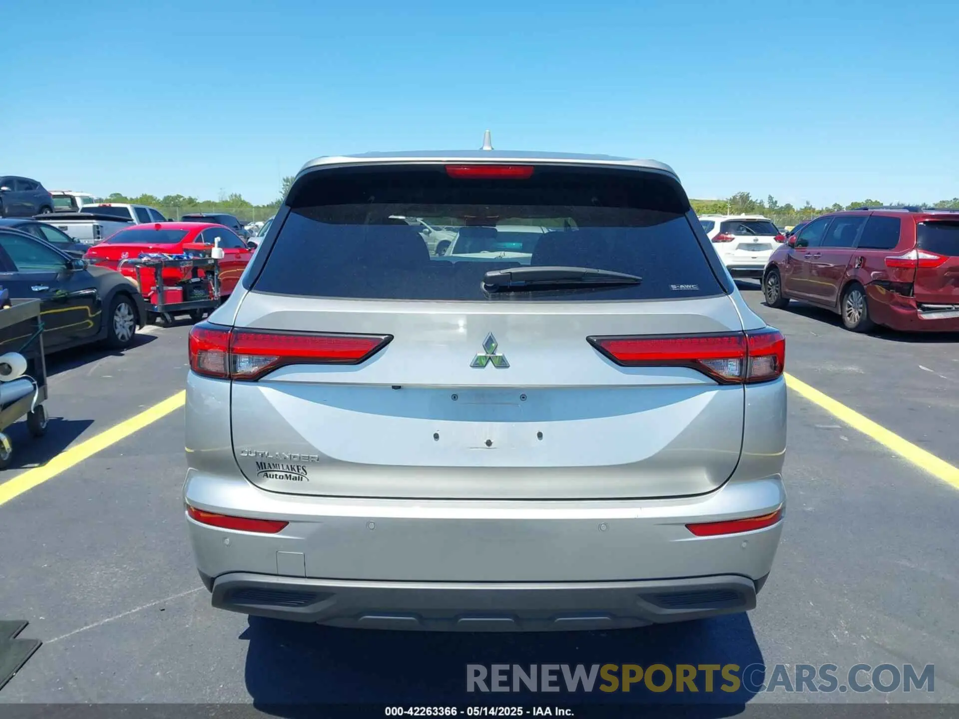 17 fotografías del automóvil dañado JA4J4TA80PZ021798 MITSUBISHI OUTLANDER 2023