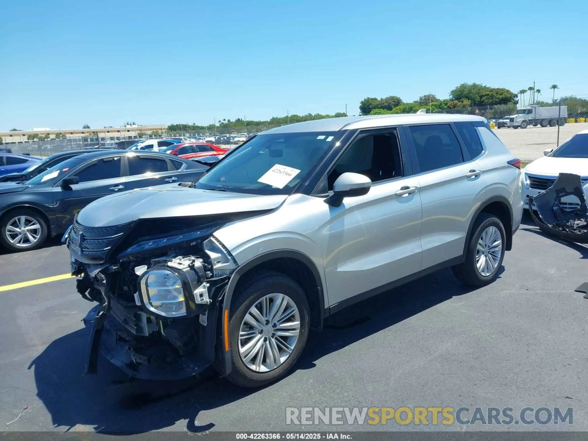 2 fotografías del automóvil dañado JA4J4TA80PZ021798 MITSUBISHI OUTLANDER 2023