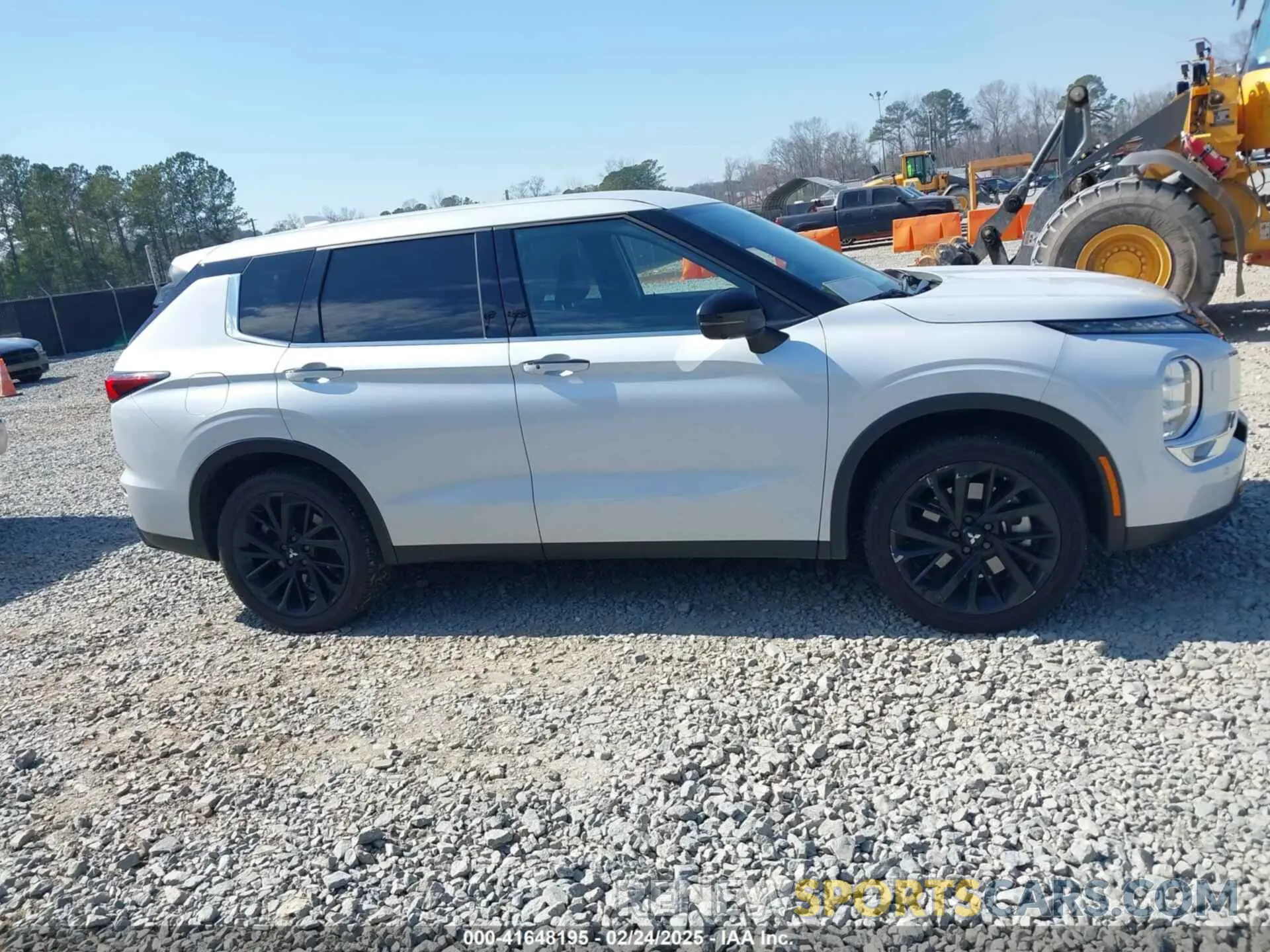 14 fotografías del automóvil dañado JA4J4UA83PZ035040 MITSUBISHI OUTLANDER 2023