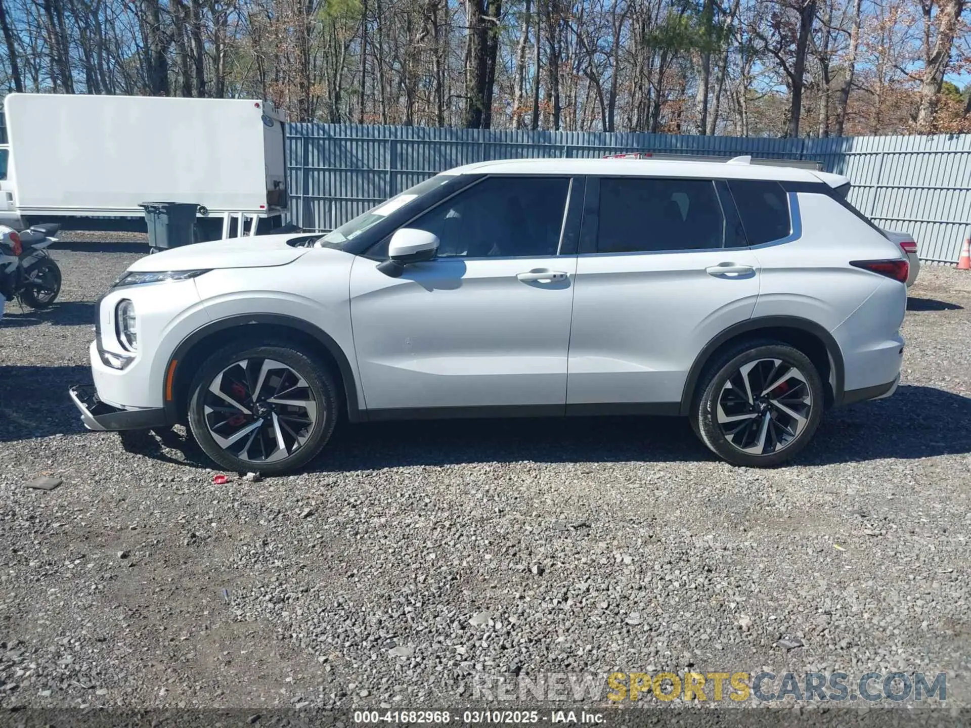 14 fotografías del automóvil dañado JA4J4UA85PZ032799 MITSUBISHI OUTLANDER 2023