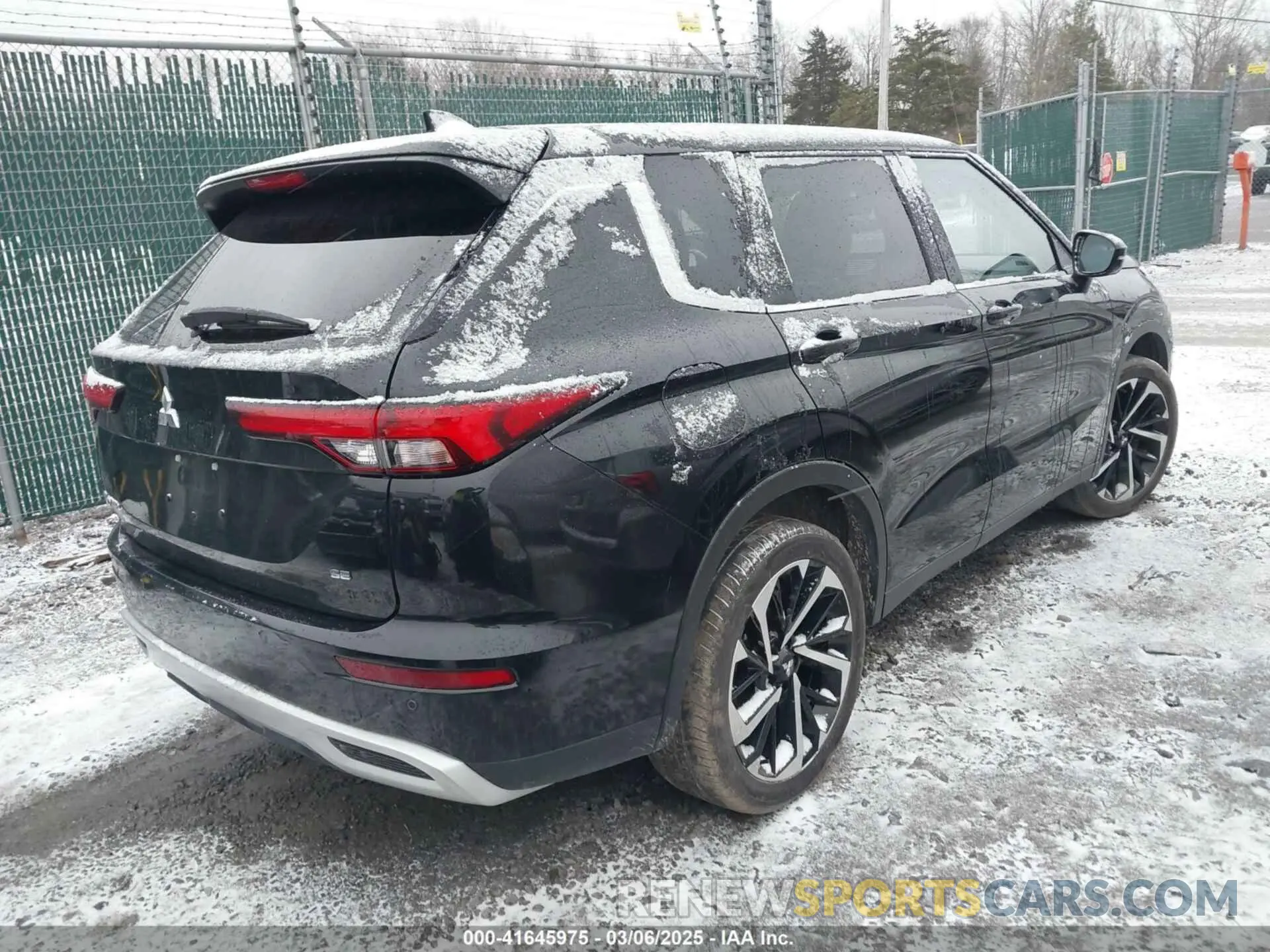 4 fotografías del automóvil dañado JA4J4UA88PZ009551 MITSUBISHI OUTLANDER 2023