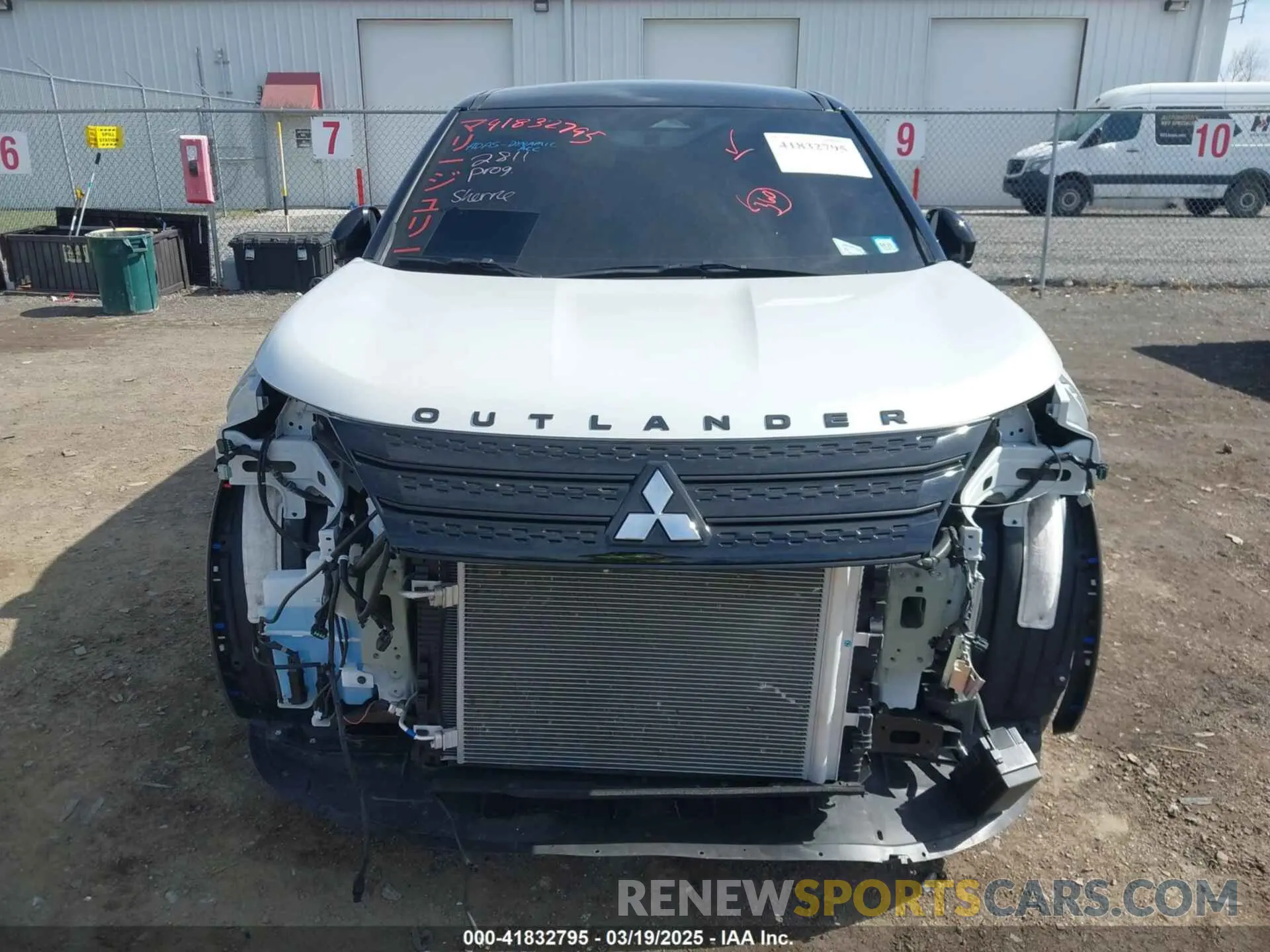 13 fotografías del automóvil dañado JA4J4UA89PZ033146 MITSUBISHI OUTLANDER 2023