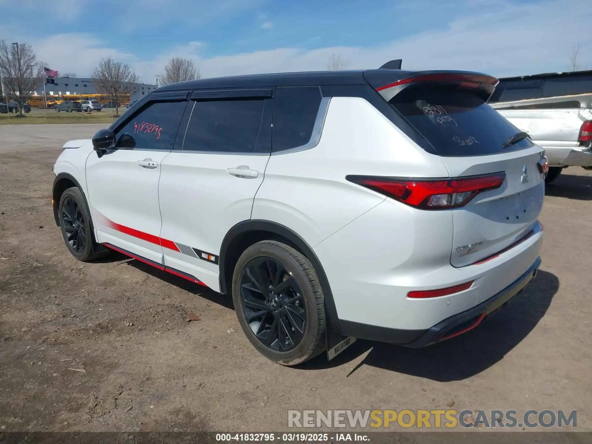3 fotografías del automóvil dañado JA4J4UA89PZ033146 MITSUBISHI OUTLANDER 2023