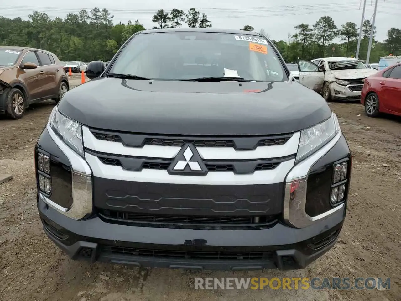 5 fotografías del automóvil dañado JA4ARUAU0RU009557 MITSUBISHI OUTLANDER 2024