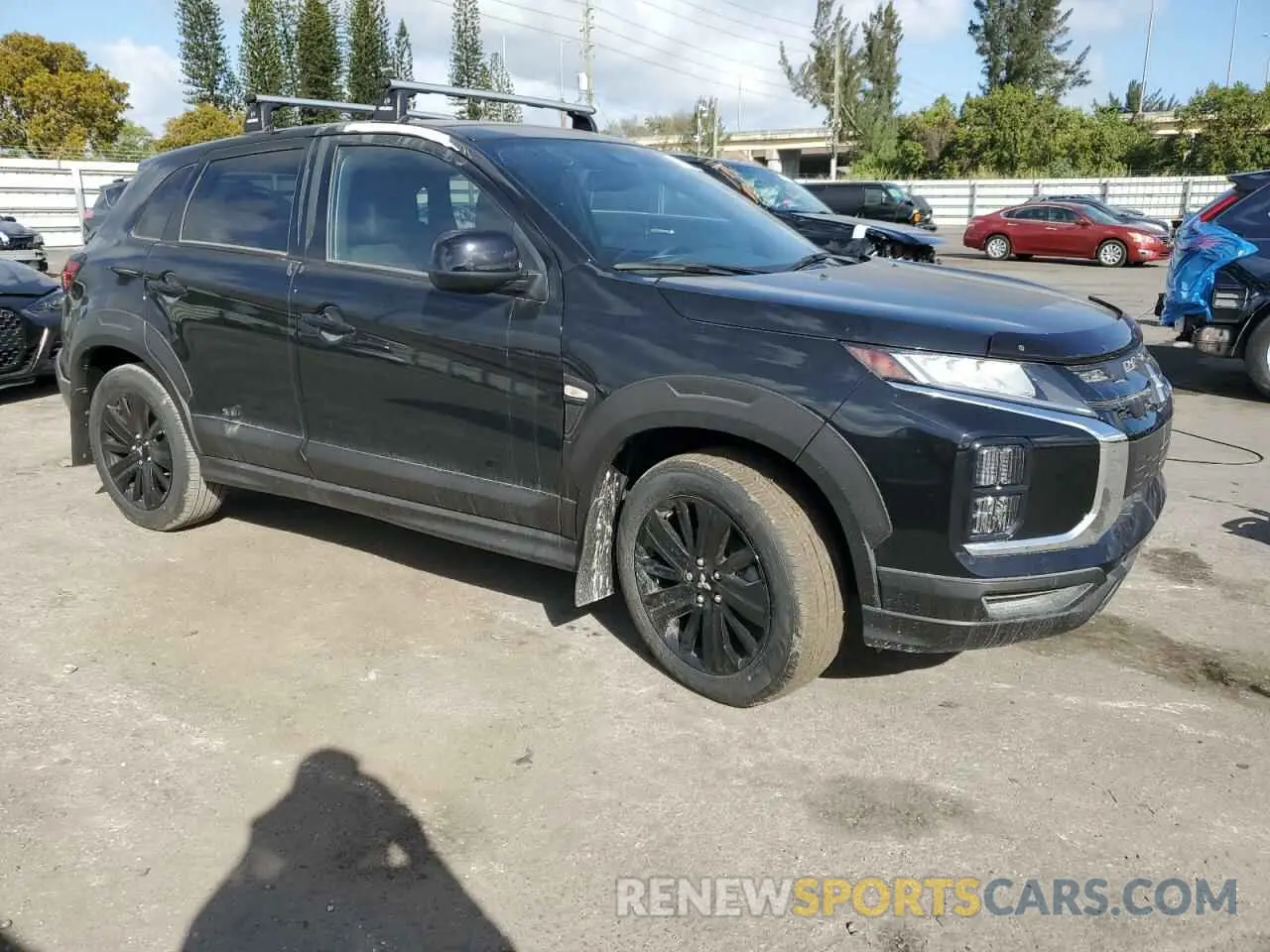 4 fotografías del automóvil dañado JA4ARUAU1RU005470 MITSUBISHI OUTLANDER 2024