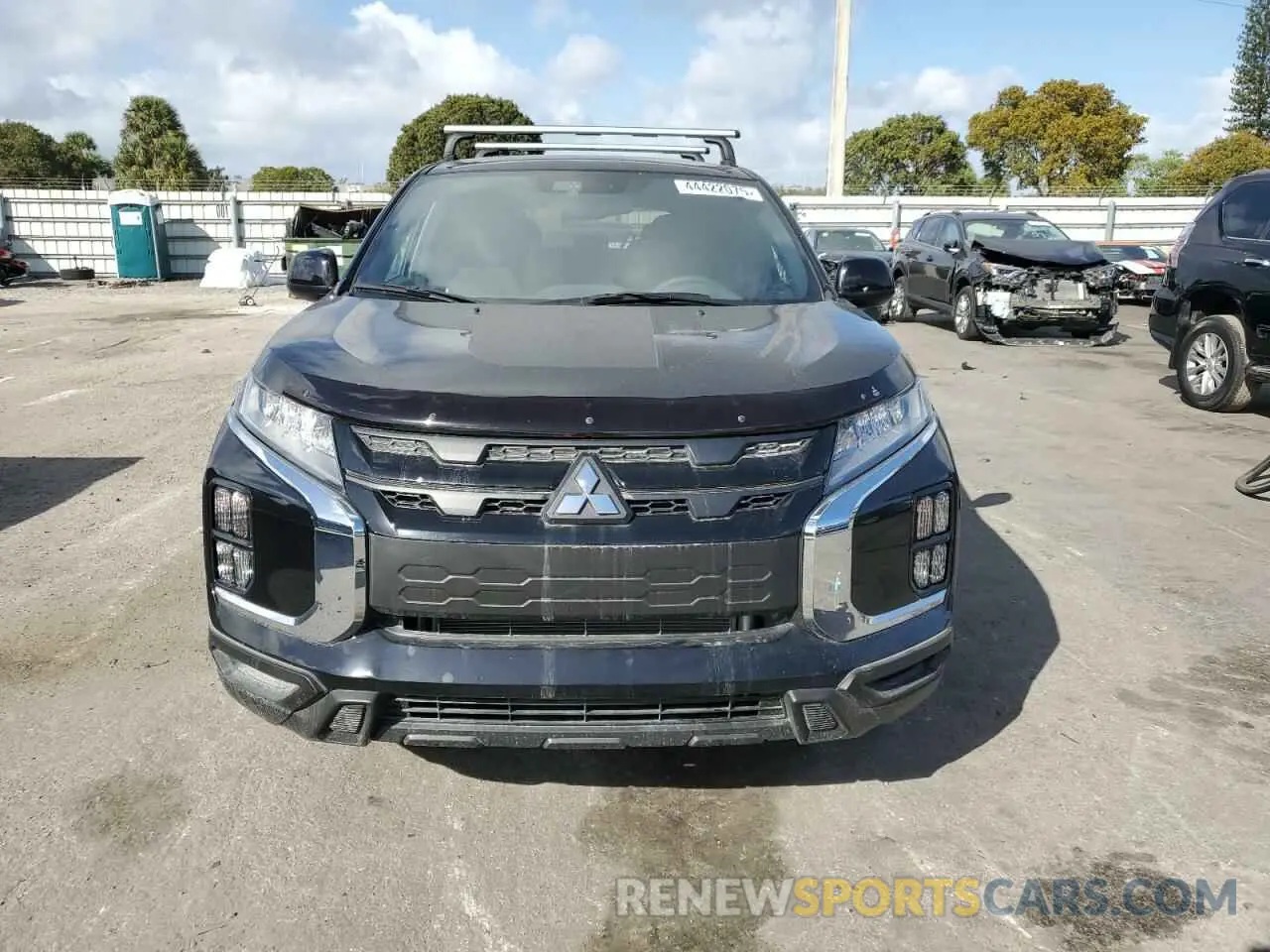 5 fotografías del automóvil dañado JA4ARUAU1RU005470 MITSUBISHI OUTLANDER 2024