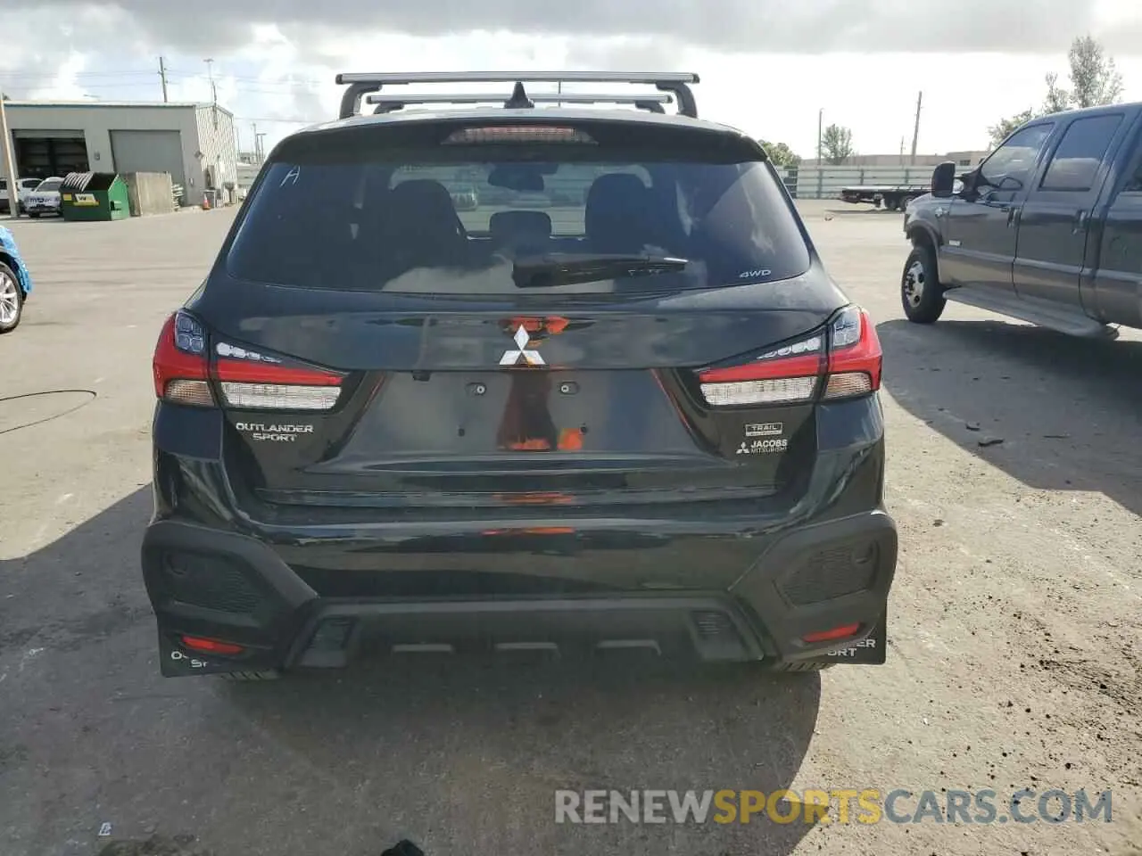 6 fotografías del automóvil dañado JA4ARUAU1RU005470 MITSUBISHI OUTLANDER 2024