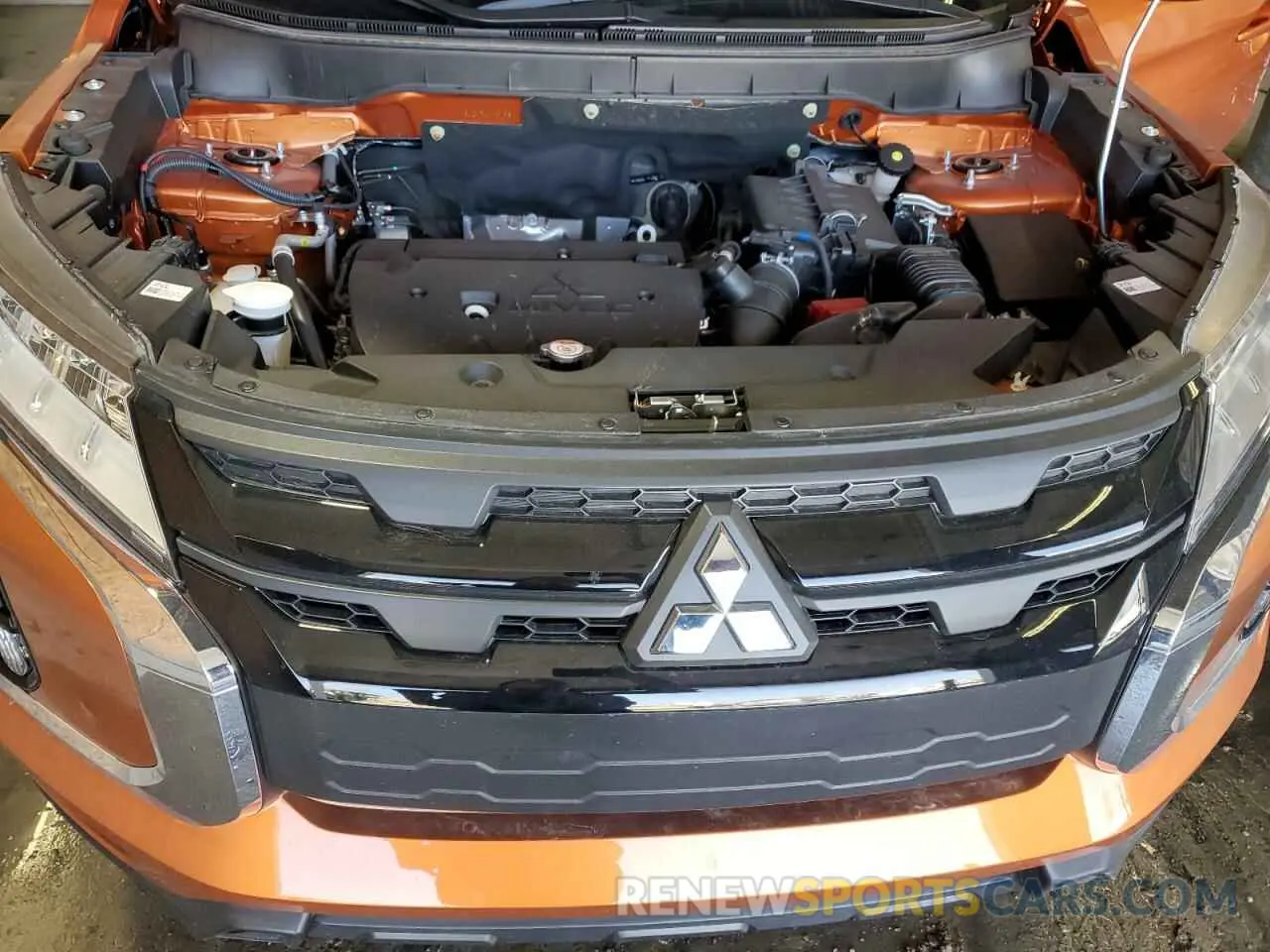 14 fotografías del automóvil dañado JA4ARUAU1RU019093 MITSUBISHI OUTLANDER 2024