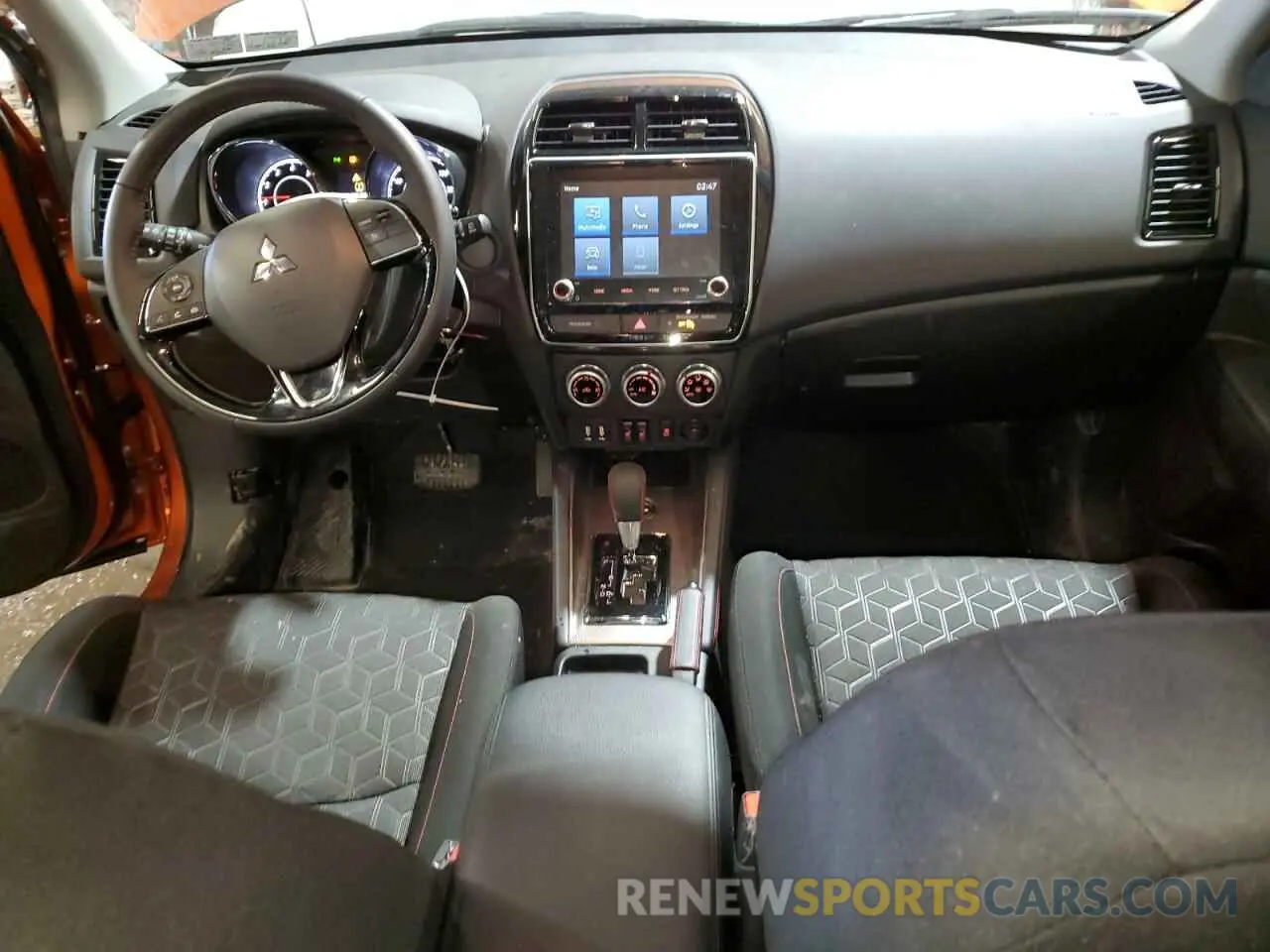 8 fotografías del automóvil dañado JA4ARUAU1RU019093 MITSUBISHI OUTLANDER 2024